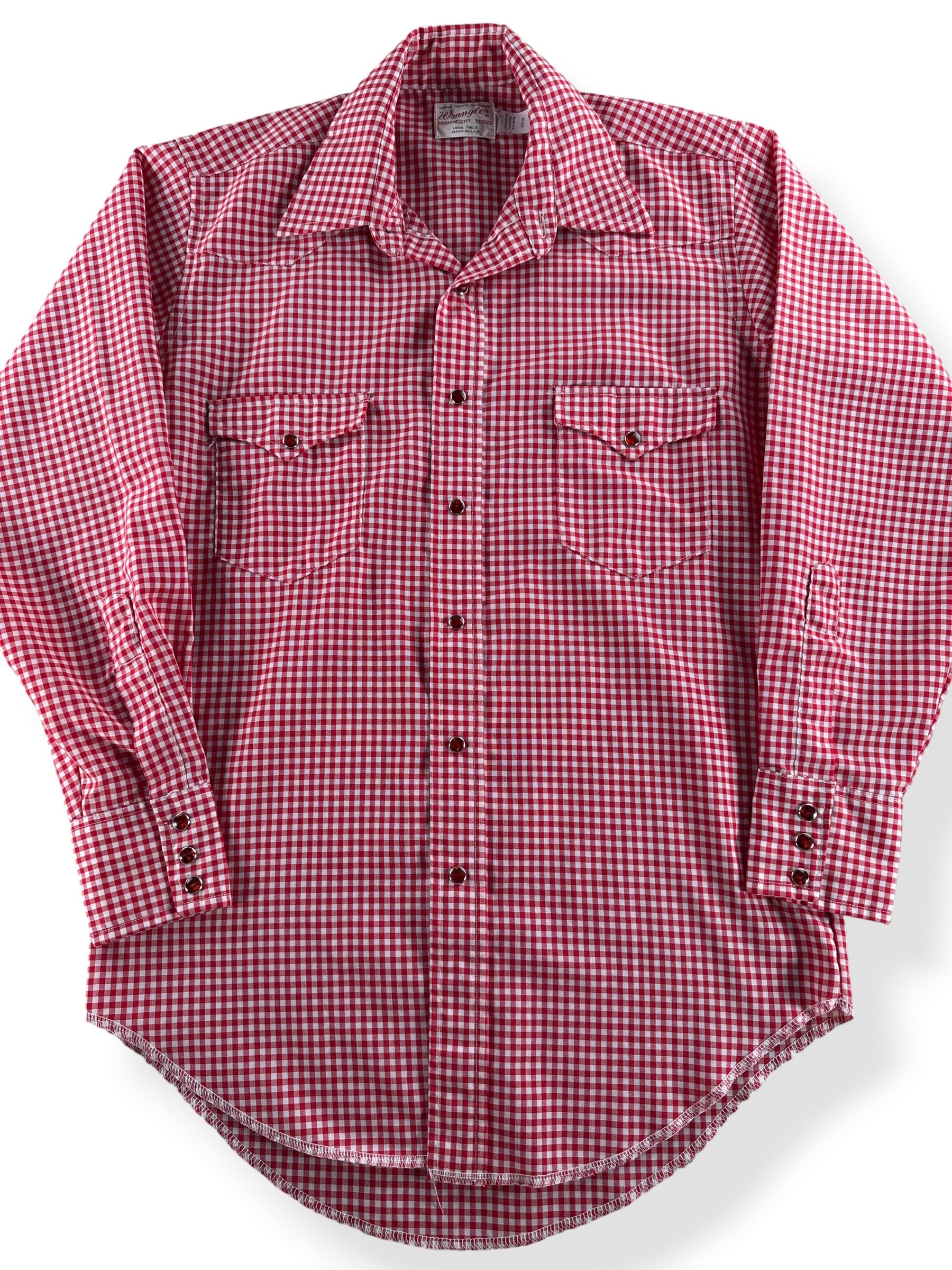 Close-up of Vintage Wrangler Red Gingham Pearlsnap SZ 15 1/2