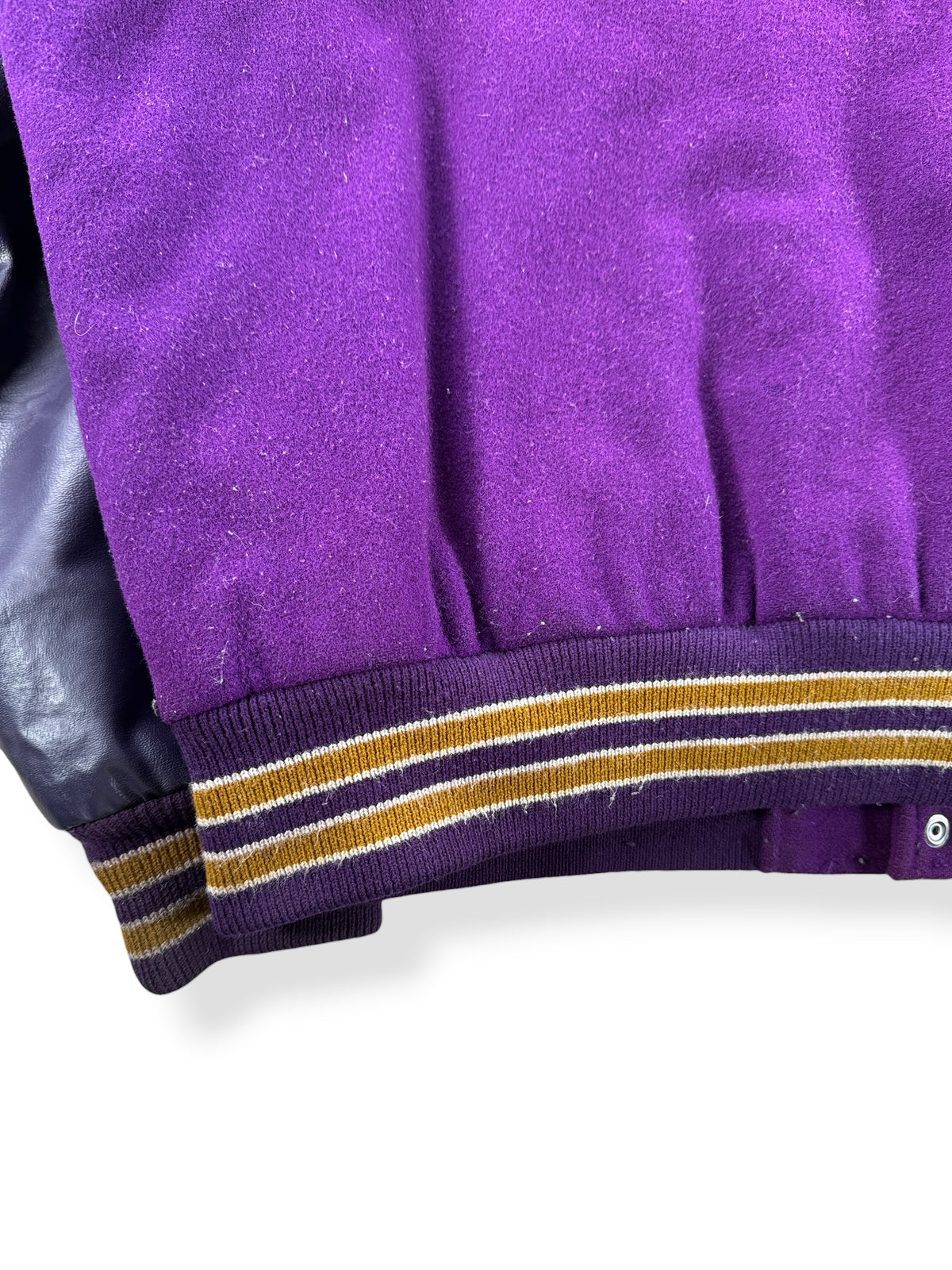Pilling on front of Vintage Maverick UW Distressed Varsity Jacket SZ L