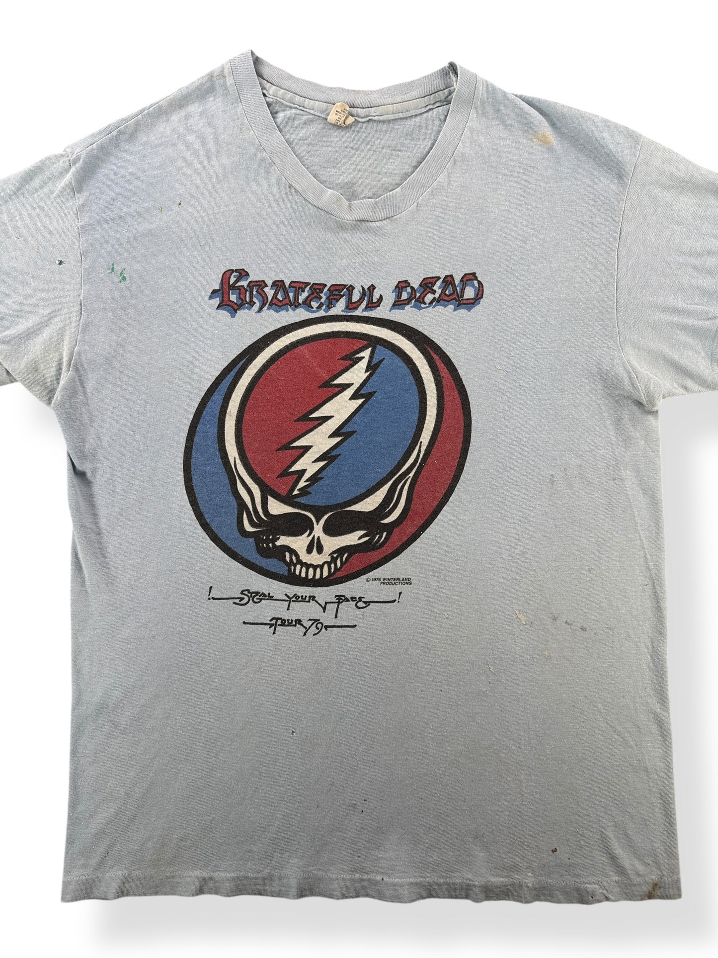Front Close Up of Vintage 1979 Grateful Dead Tour Band Tee SZ L (Fits M)