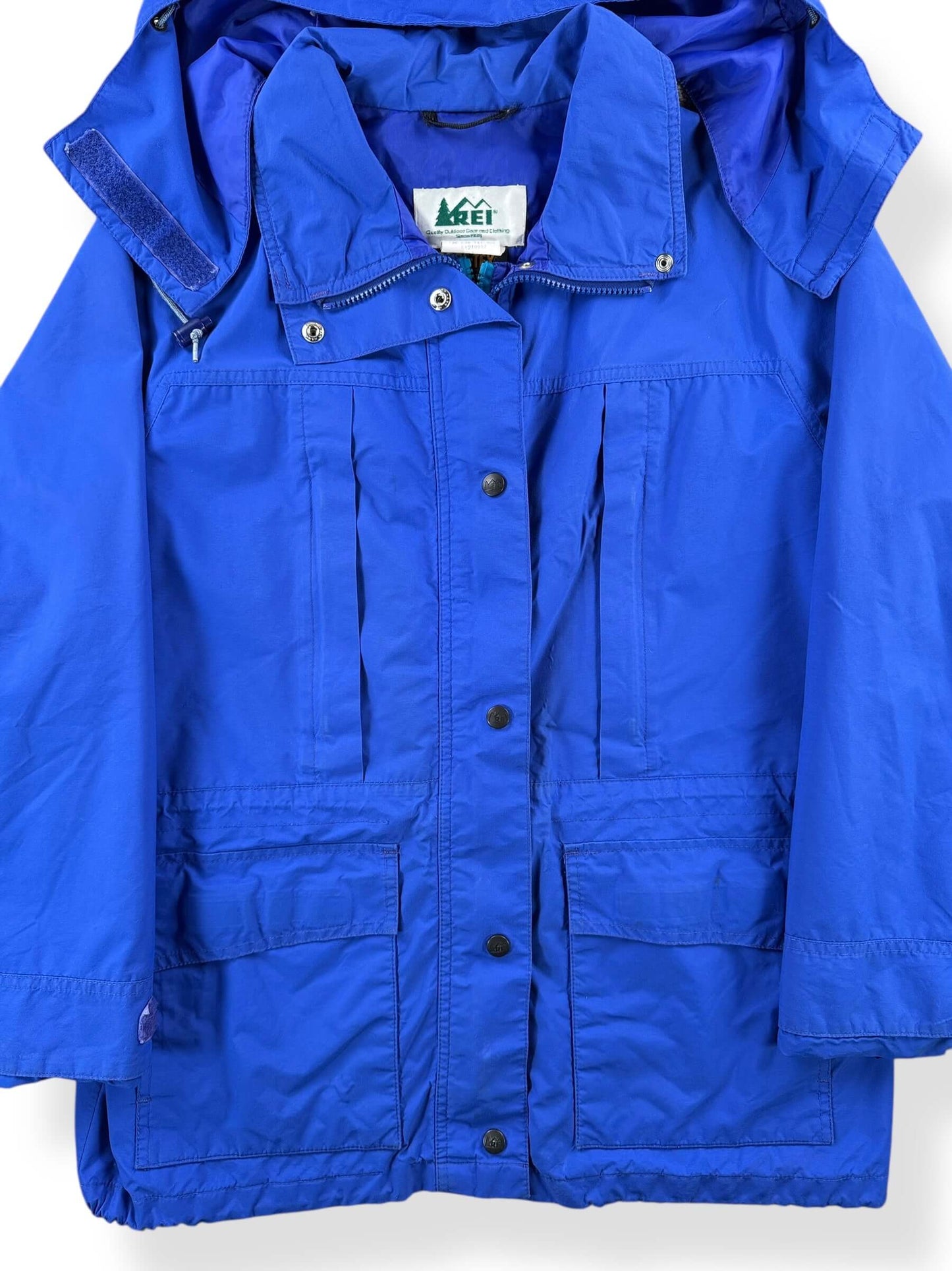 Front Close Up of Vintage REI Parka SZ M