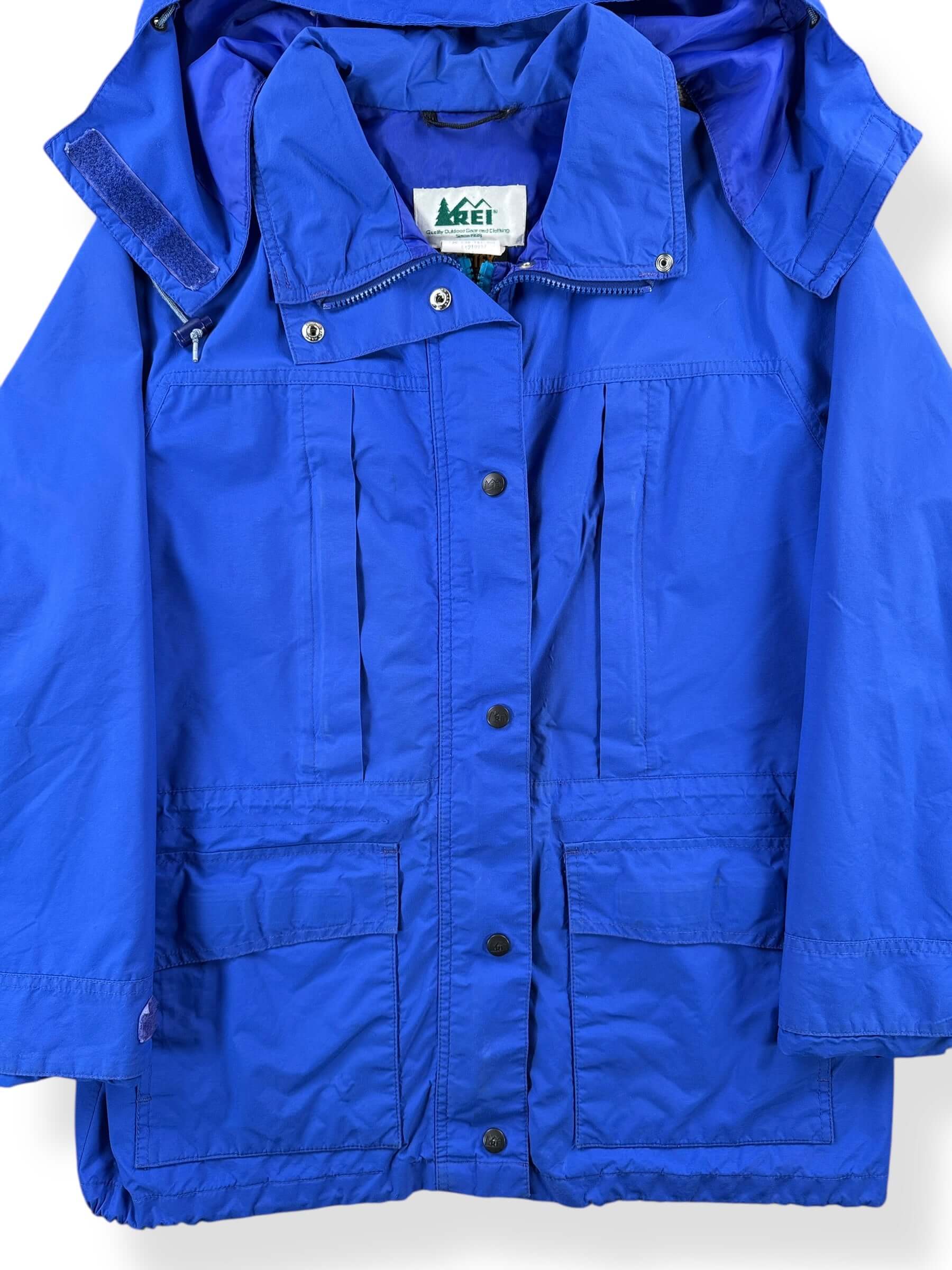 Front Close Up of Vintage REI Parka SZ M