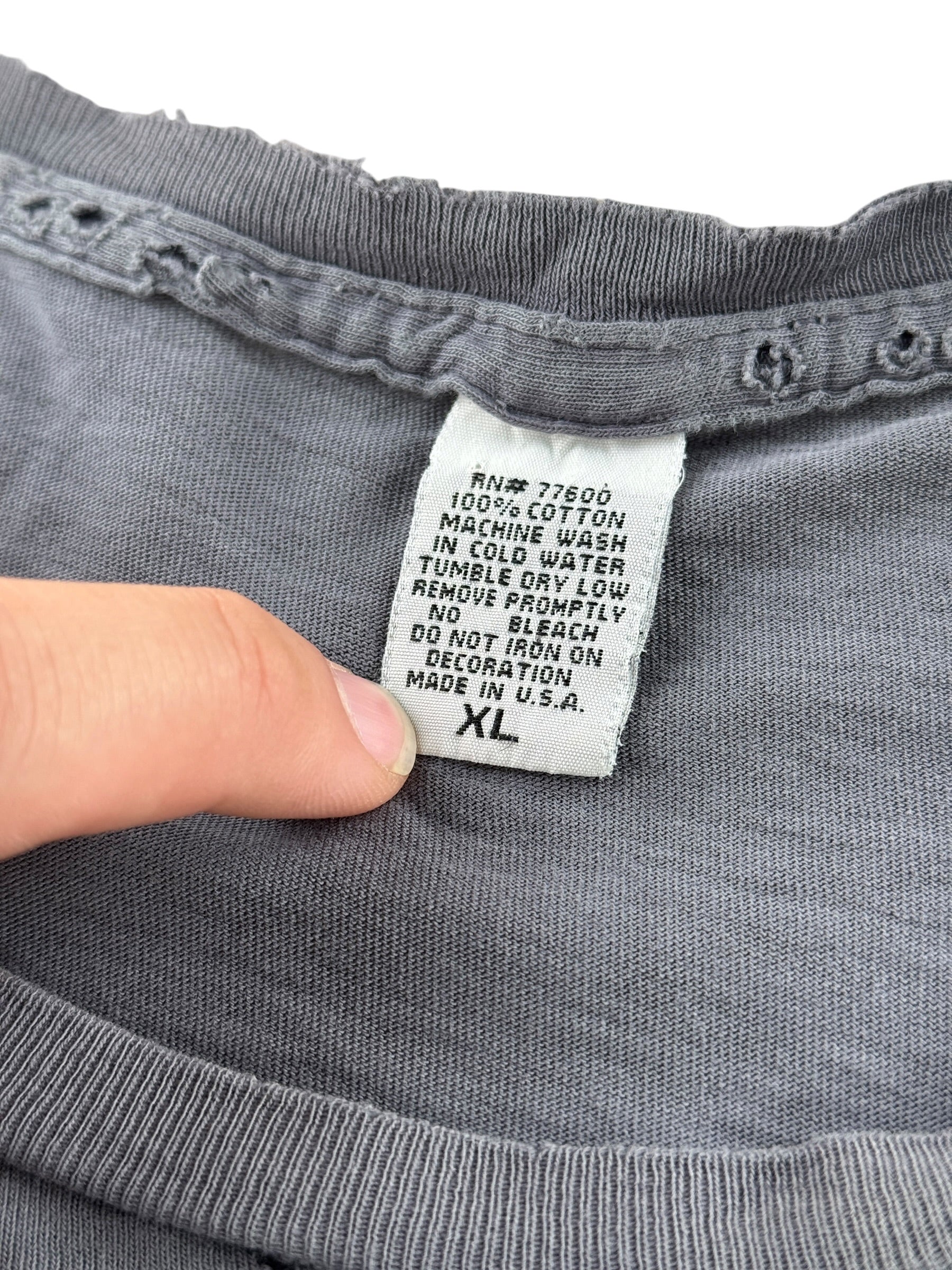 Tag on Vintage Thrashed Ramones Tee SZ XL