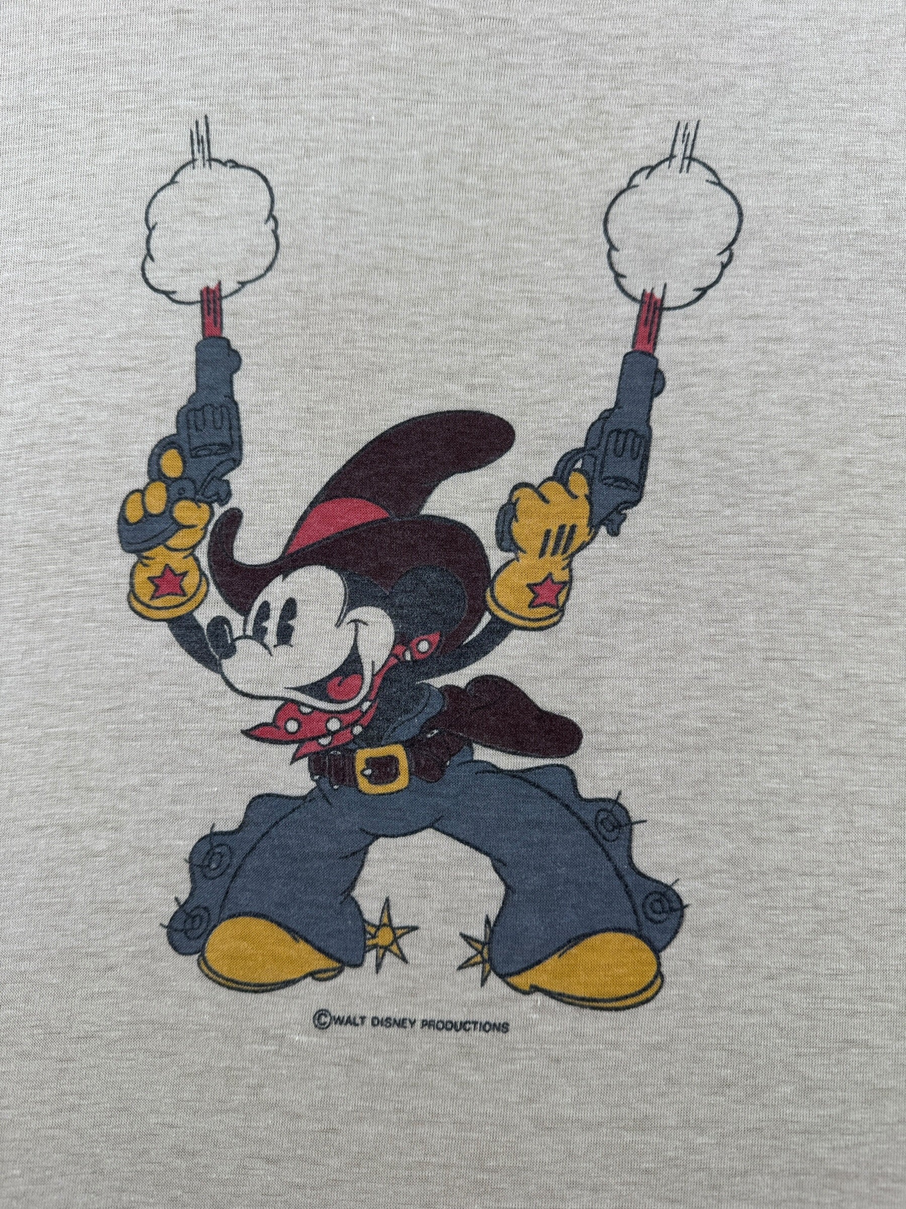 Graphic of Vintage Two Gun Mickey Tee SZ L (Fits S)