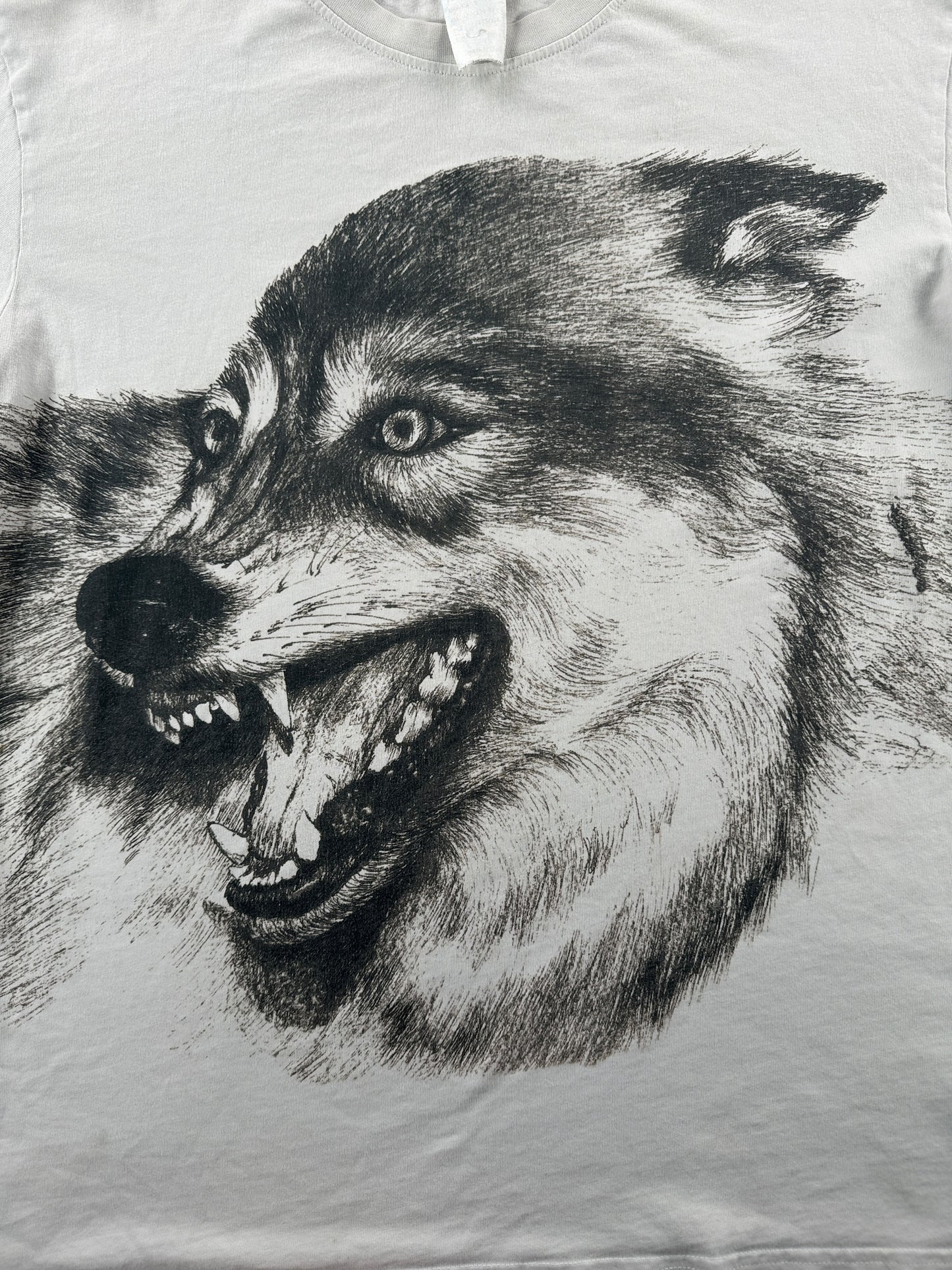 Graphic on Vintage Wolf Tee SZ L