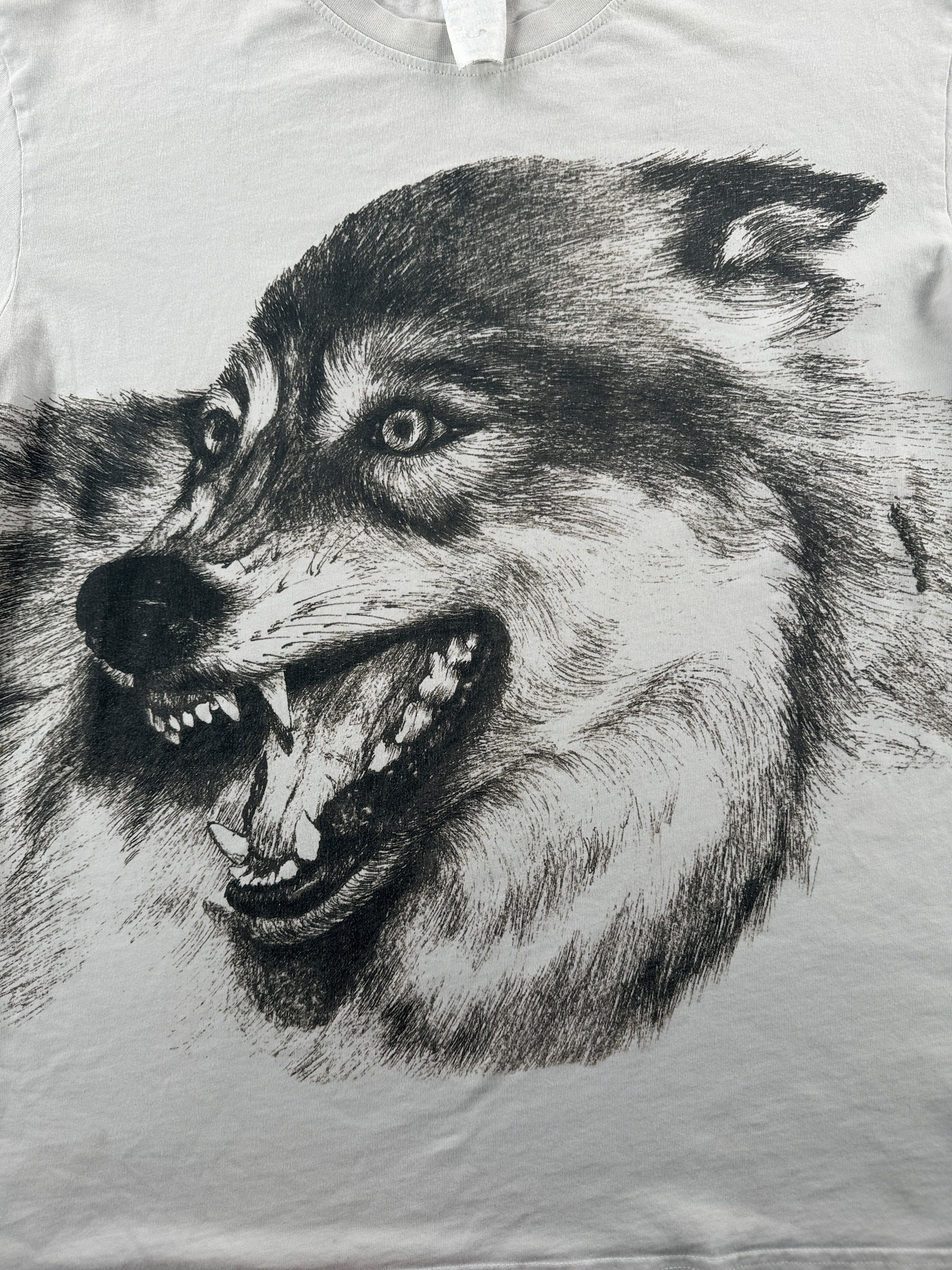 Graphic on Vintage Wolf Tee SZ L
