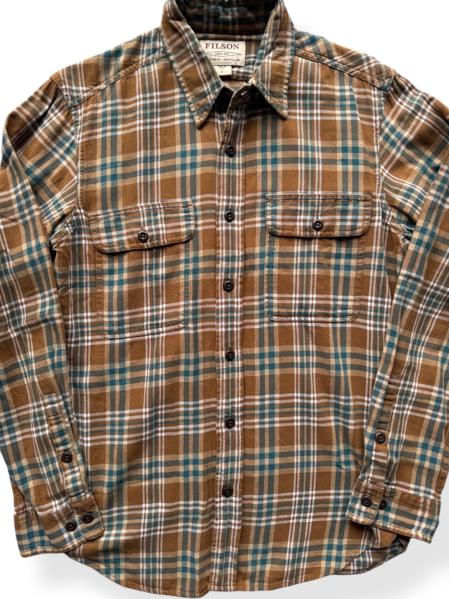 Front Close Up of Filson Field Flannel Shirt SZ S