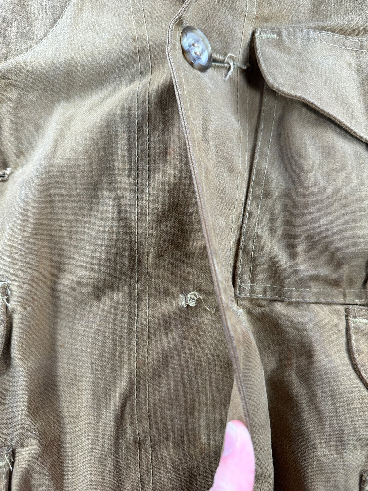 Missing Button on Vintage Filson Upland Bird Hunting Jacket SZ 42 AS IS