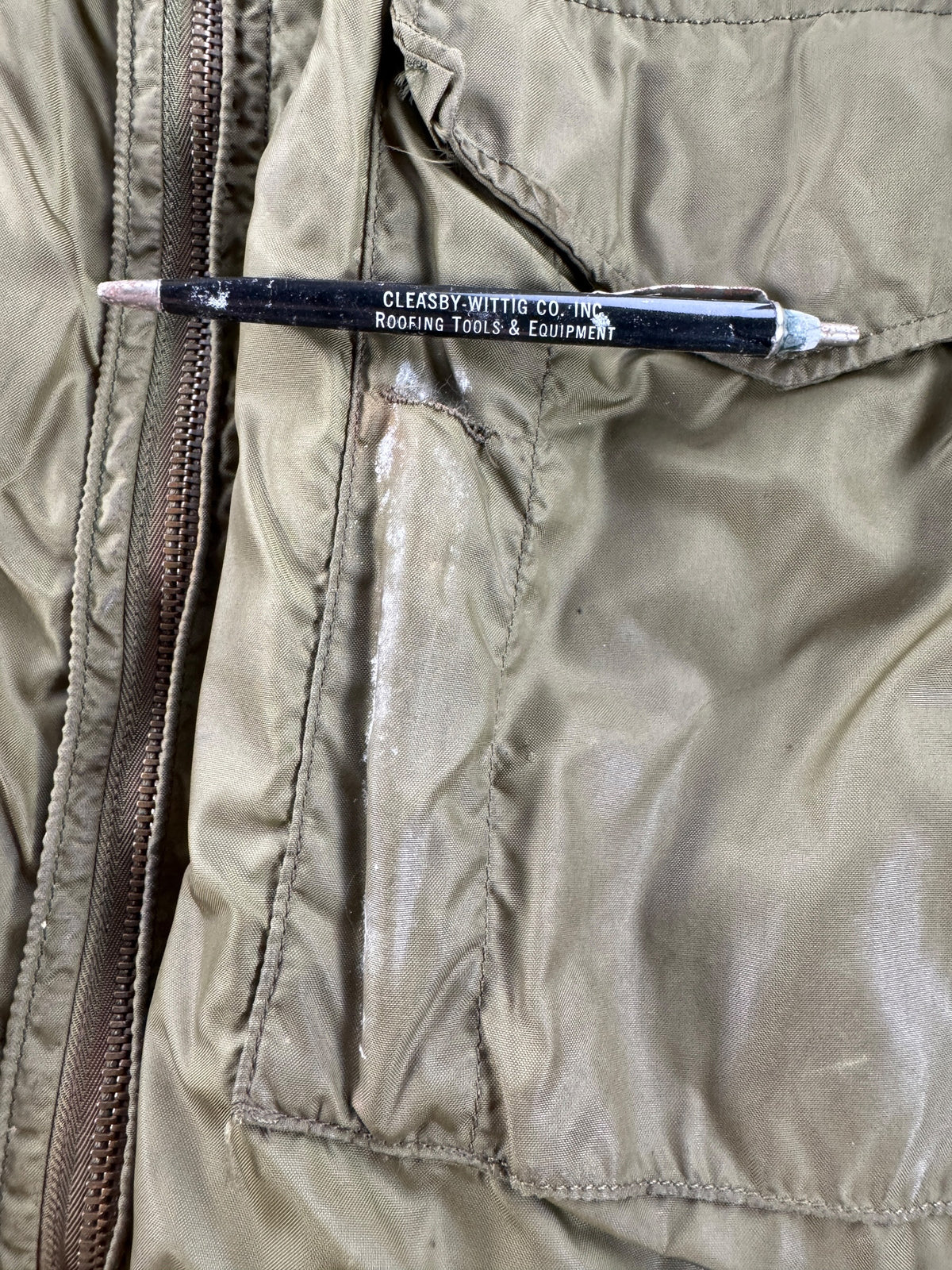 Pen inside pen pocket on Vintage Vietnam Winter Flyers Jacket w/ Patches SZ 46