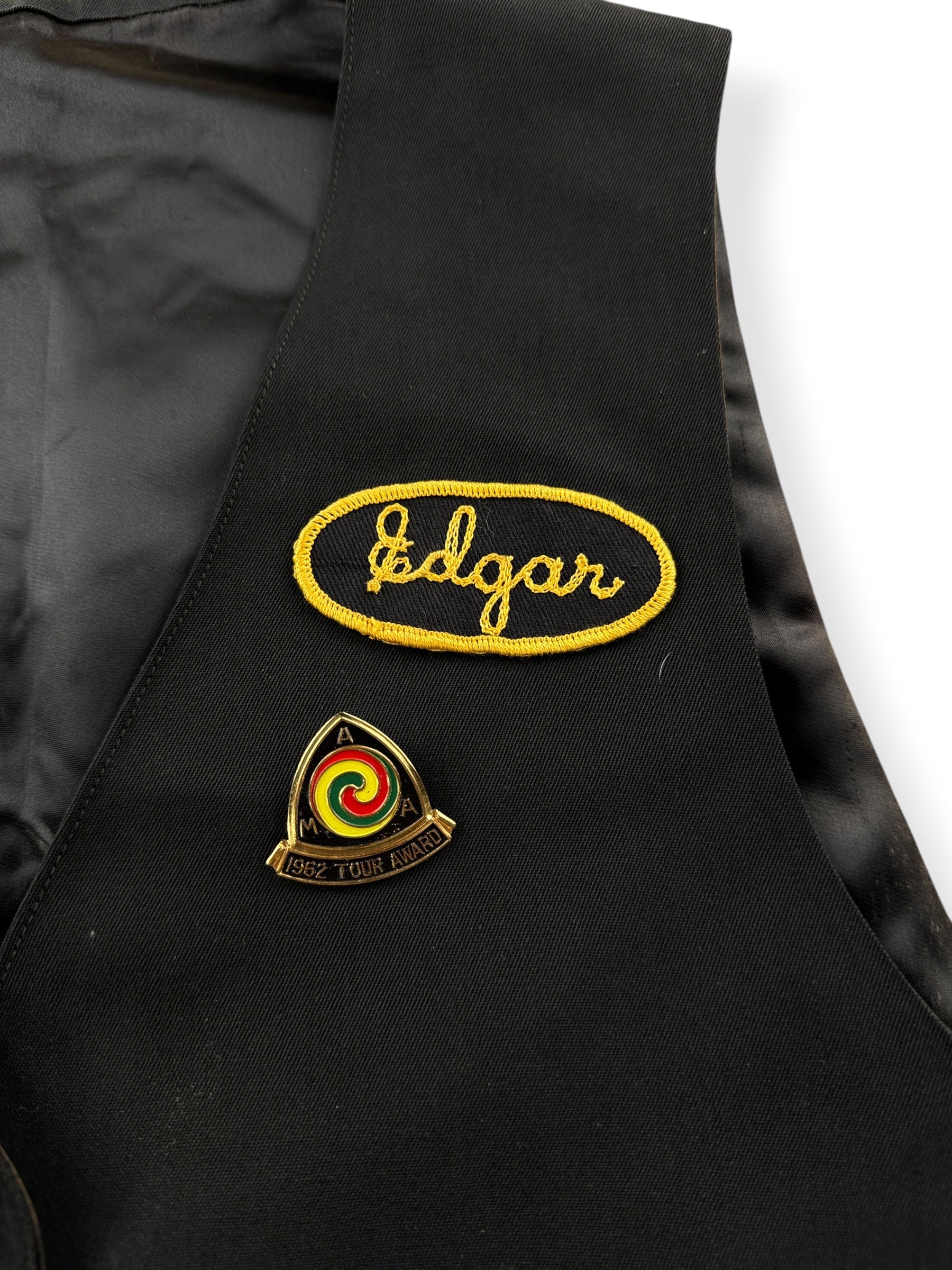 Name patch and ama pin on Vintage Hummingbirds "Edgar" Motorcycle Club Member Vest SZ M