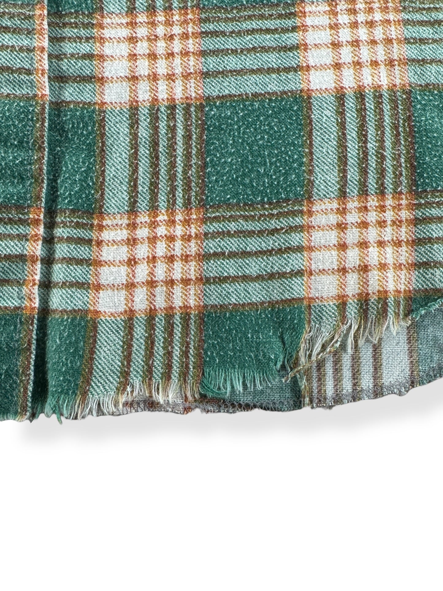 Fraying on Vintage Dee Cee Faded Cotton Pearl Snap SZ 16-34 (Fits L)