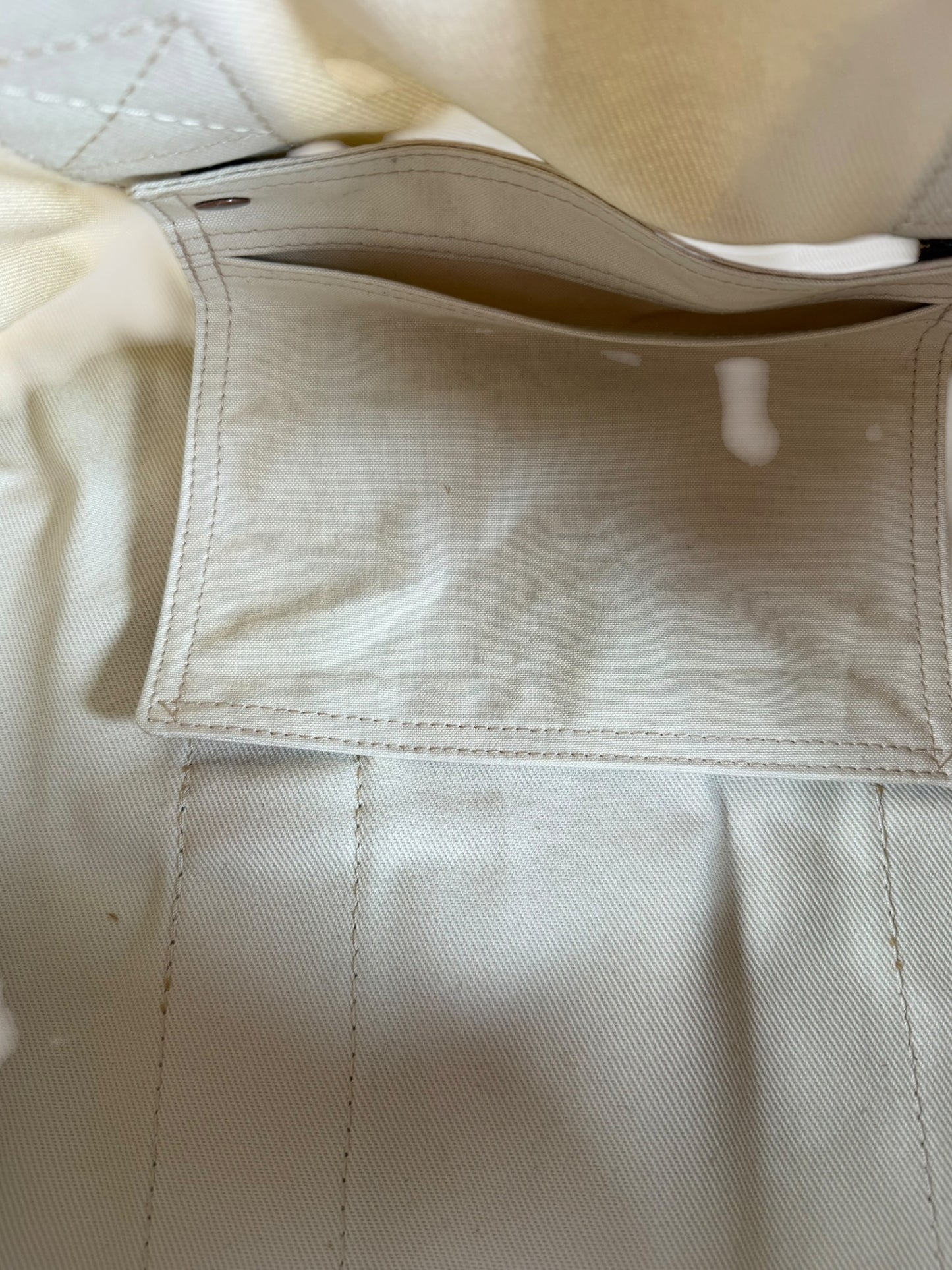 Detachable Interior Pocket View on 2022 Filson Workshop Barrel Duffel 666/100