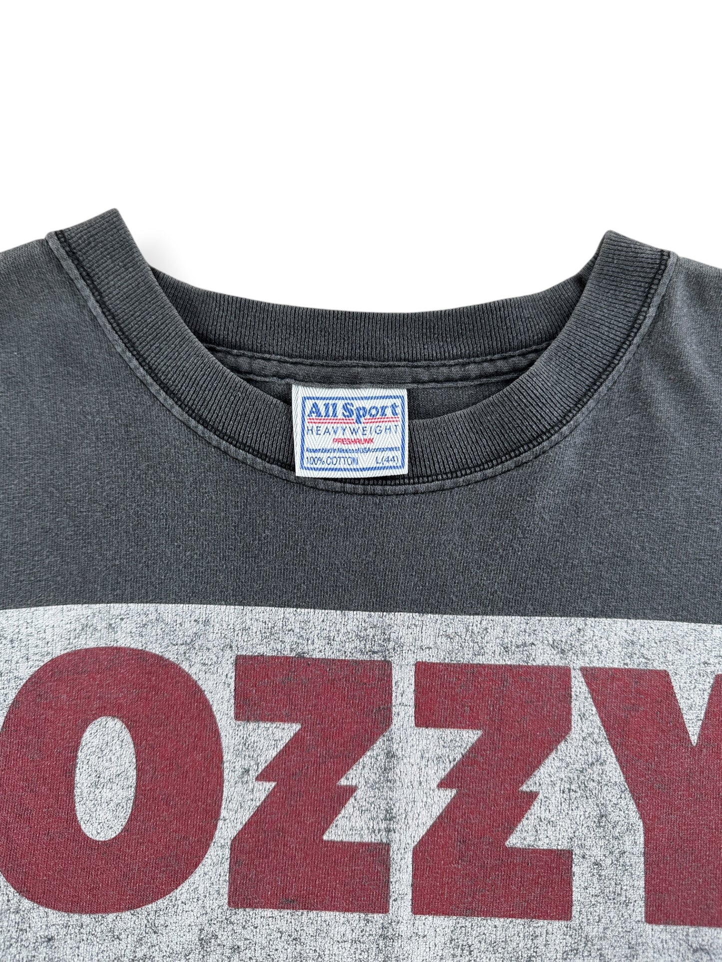 Collar and tag on Vintage 2002 Ozzfest Jaws Tee SZ L