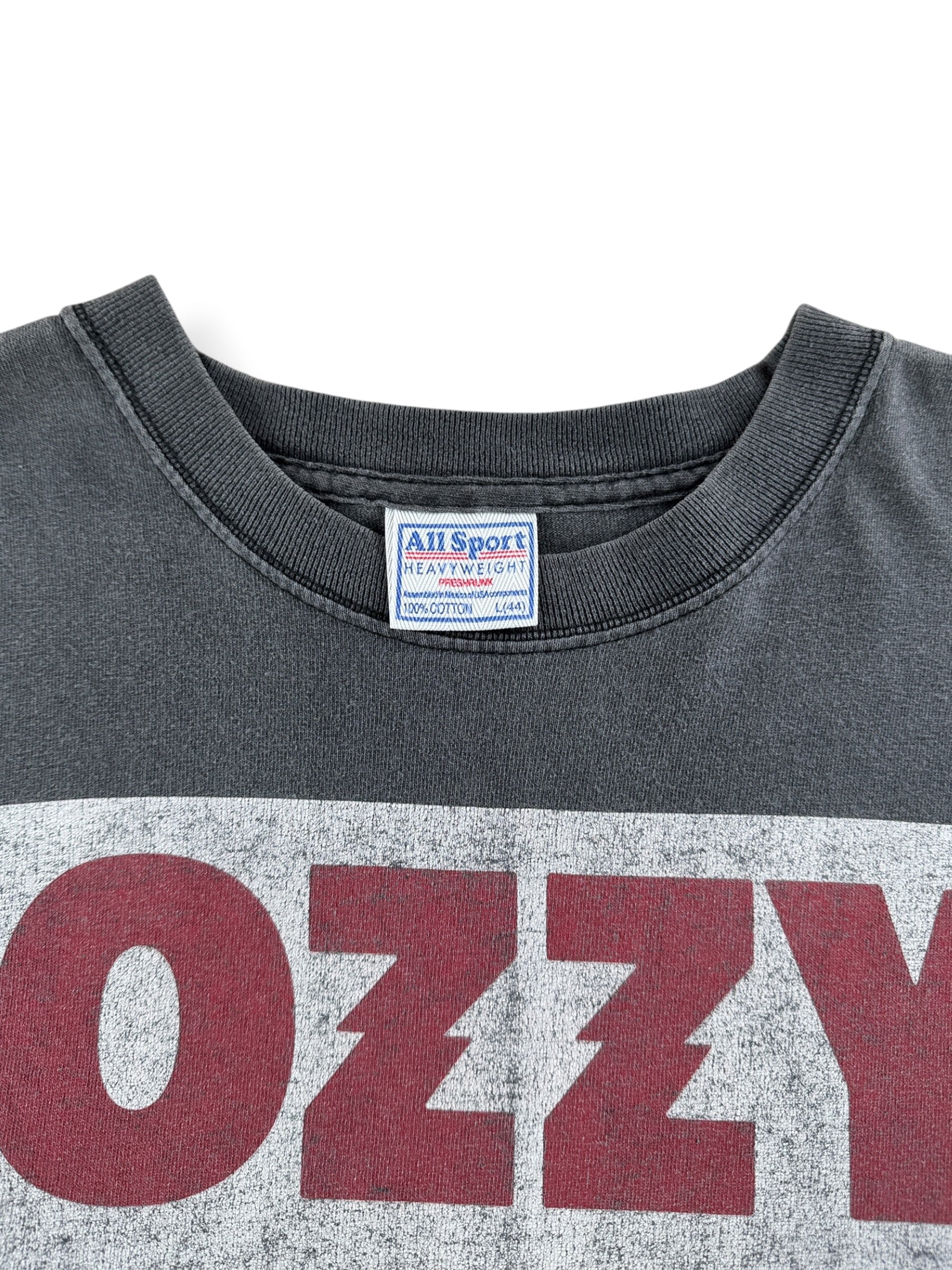 Collar and tag on Vintage 2002 Ozzfest Jaws Tee SZ L