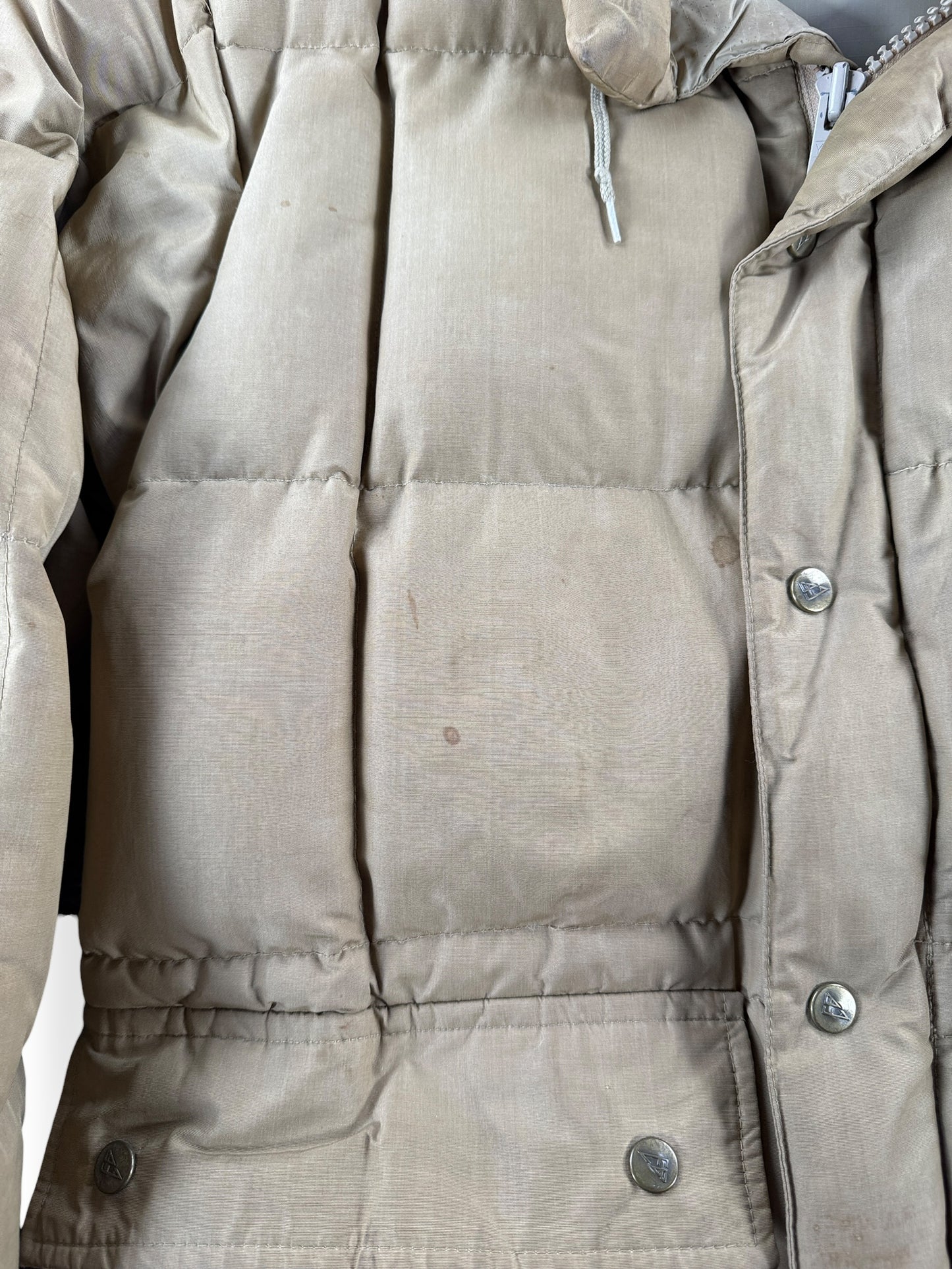 Staining on Vintage 70s Eddie Bauer Puffer Jacket SZ M