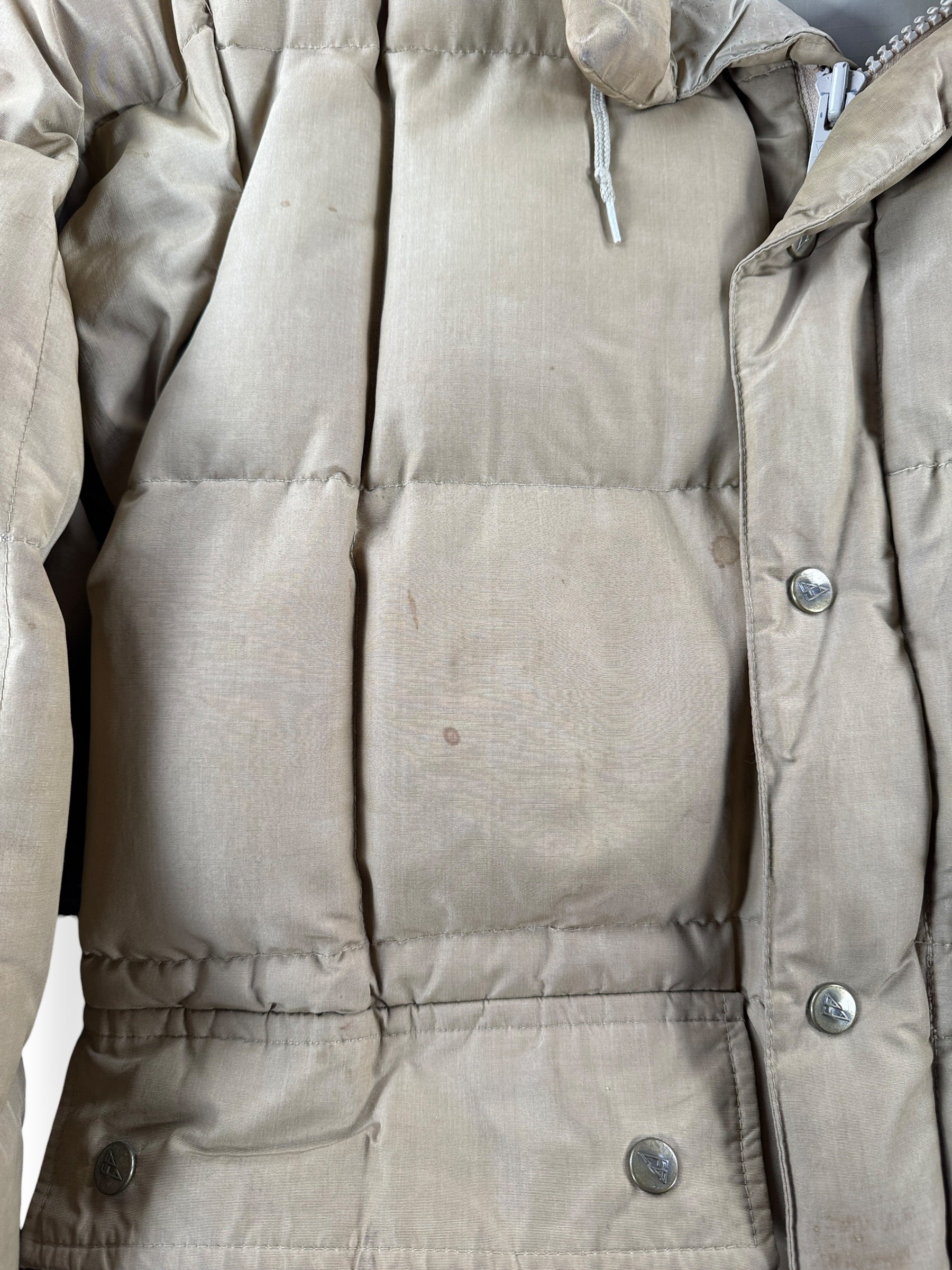 Staining on Vintage 70s Eddie Bauer Puffer Jacket SZ M