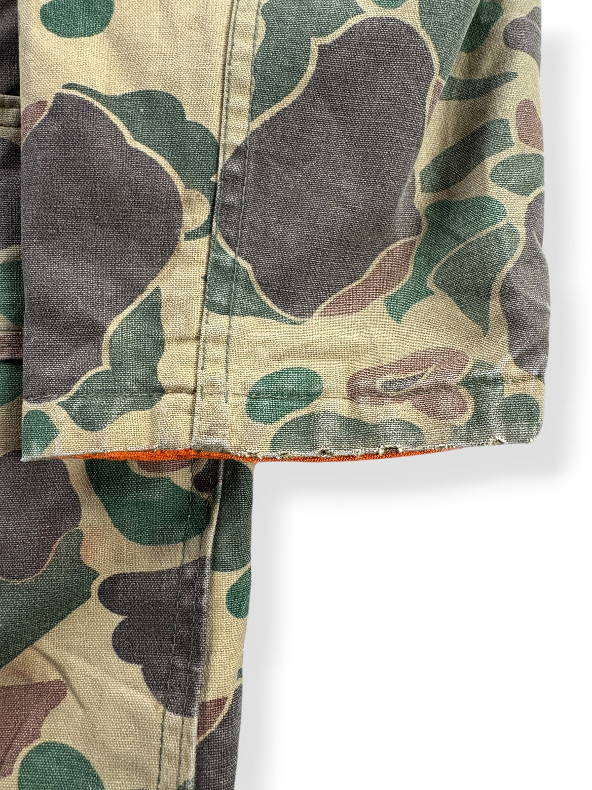 Minor wear on cuff of Vintage Duck Camo Reversible Hunting Jacket SZ L