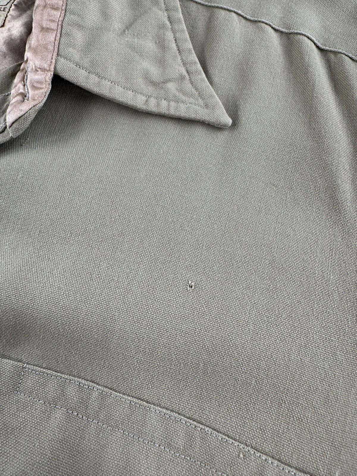 Small Hole on Vintage Conqueror Tropical Army Shirt SZ L