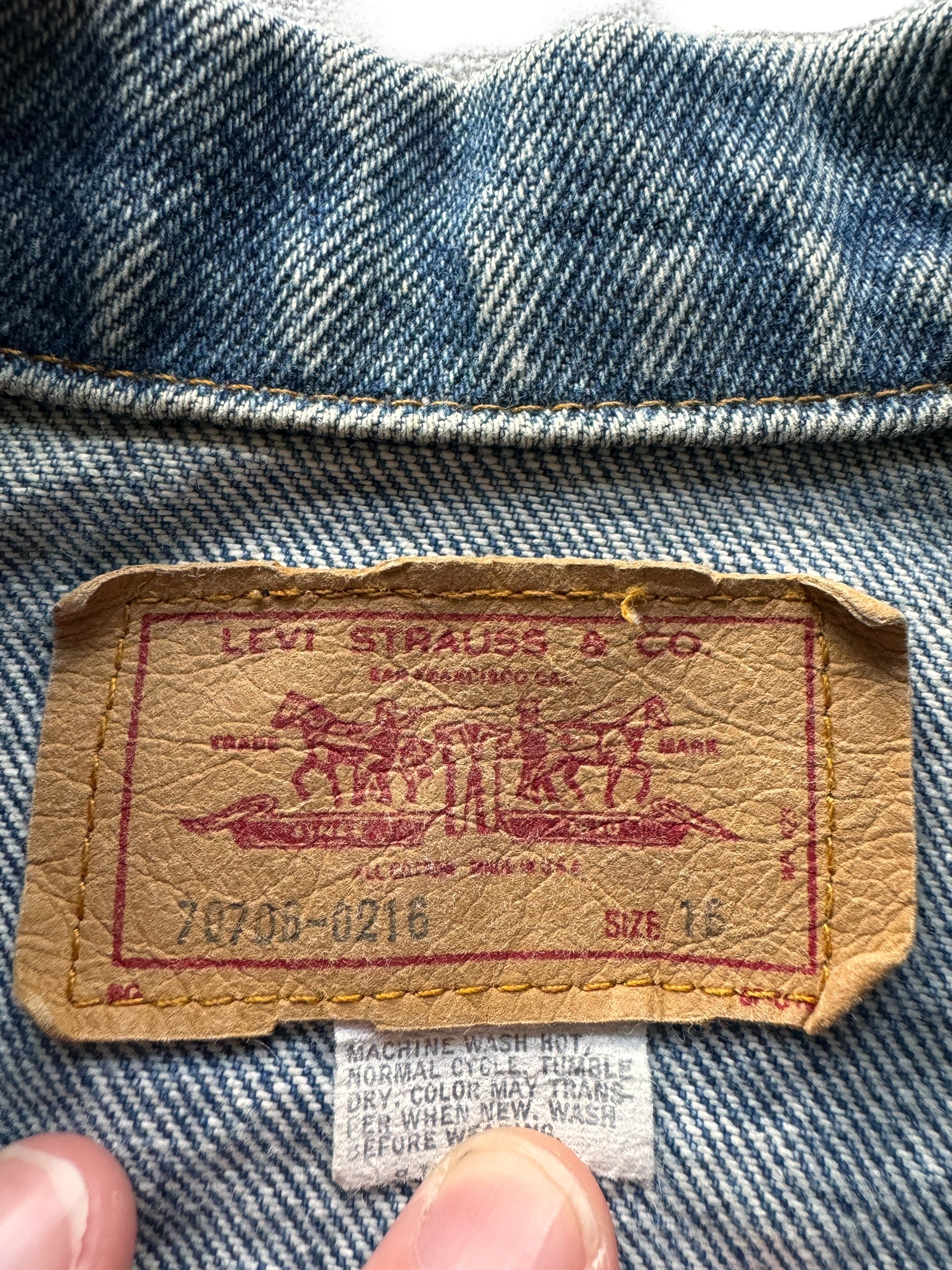 Label on Vintage Levi's 4-Pocket 70706 SZ 16