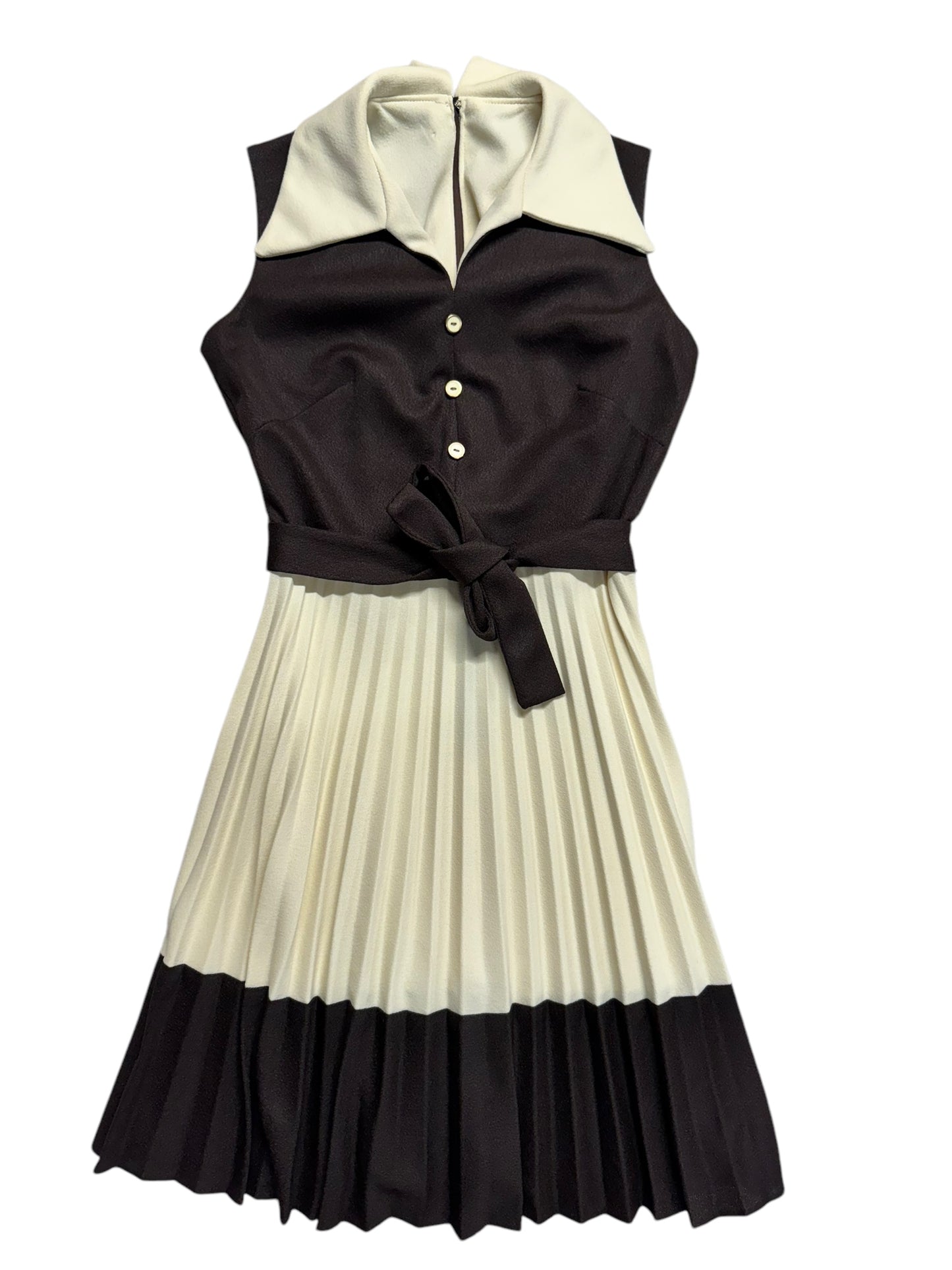 Front of 1960s Brown/Cream Pleated Dress M