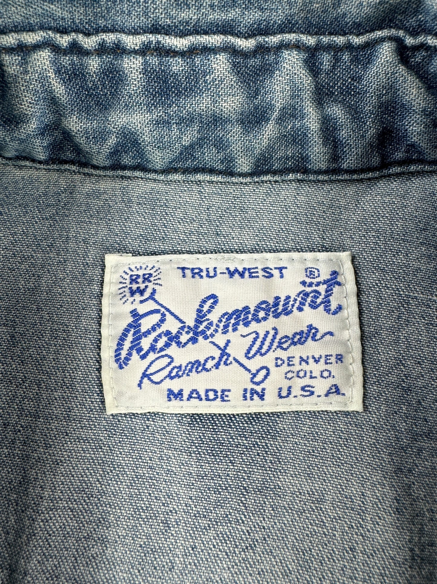 Label on Vintage Rockmount Western Wear Denim Shirt SZ XL