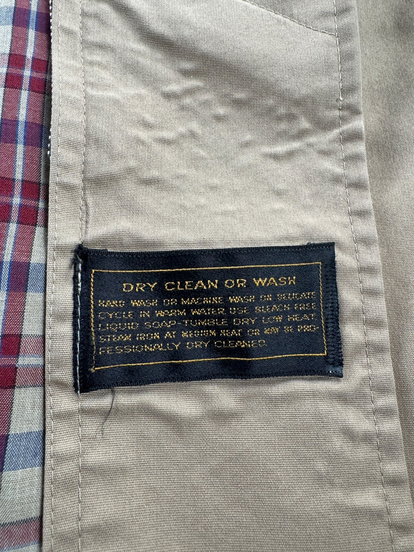 Label on Vintage Eddie Bauer Nylon/Cotton Blend Trench Coat SZ L