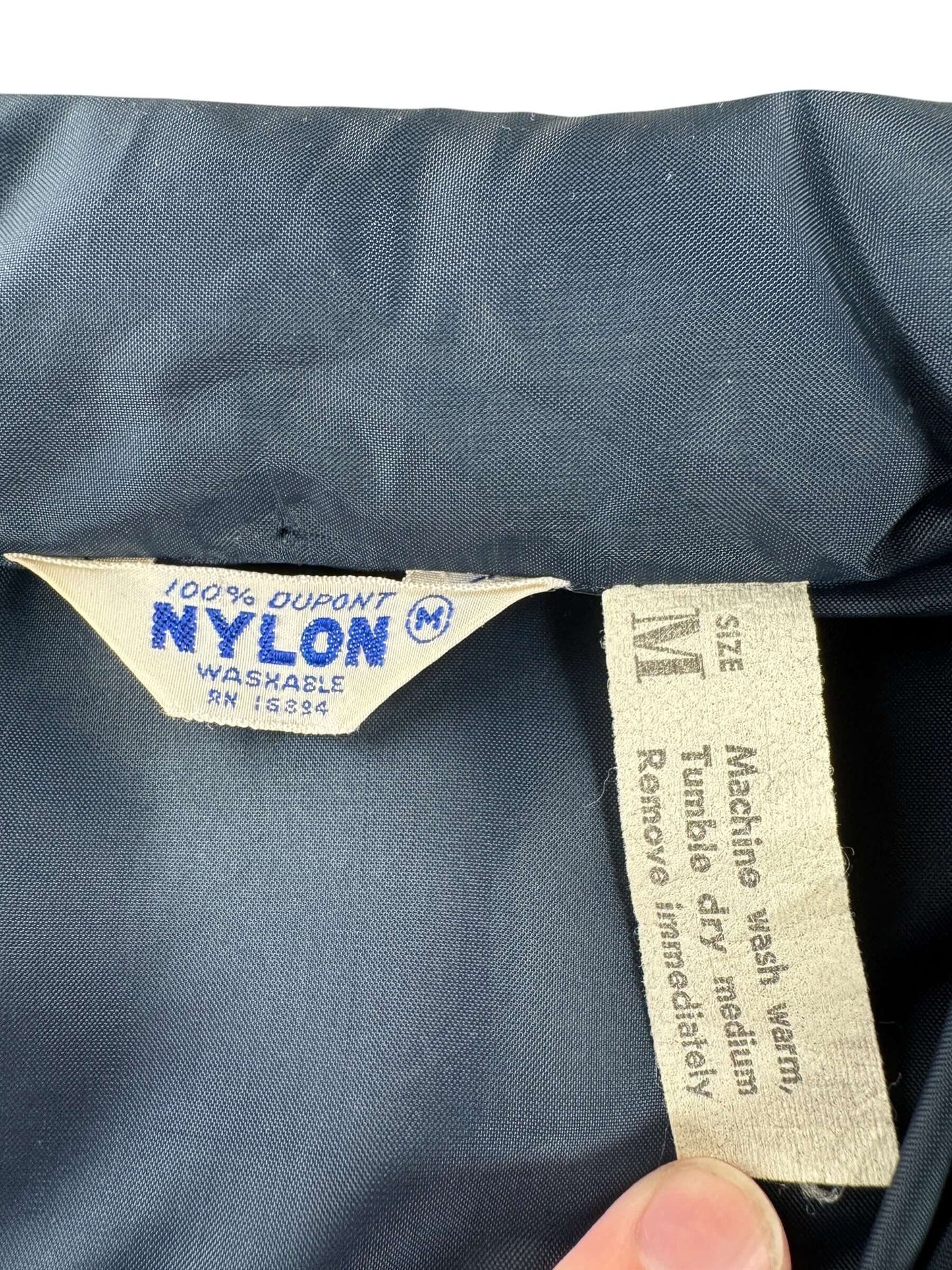 Tag on Vintage Olympia Beer Windbreaker SZ M