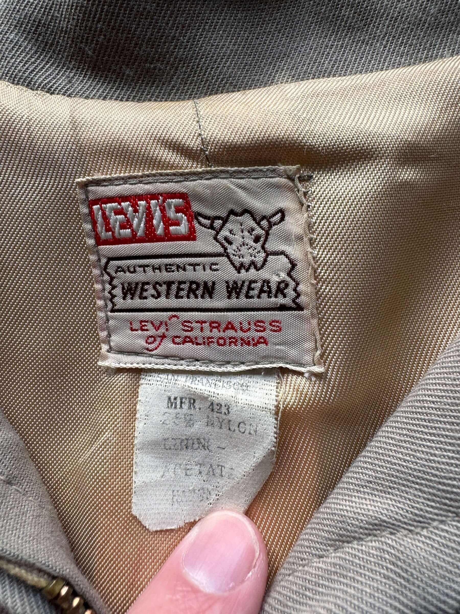Label on Vintage Levi's Short Horn Gabardine Jacket SZ L