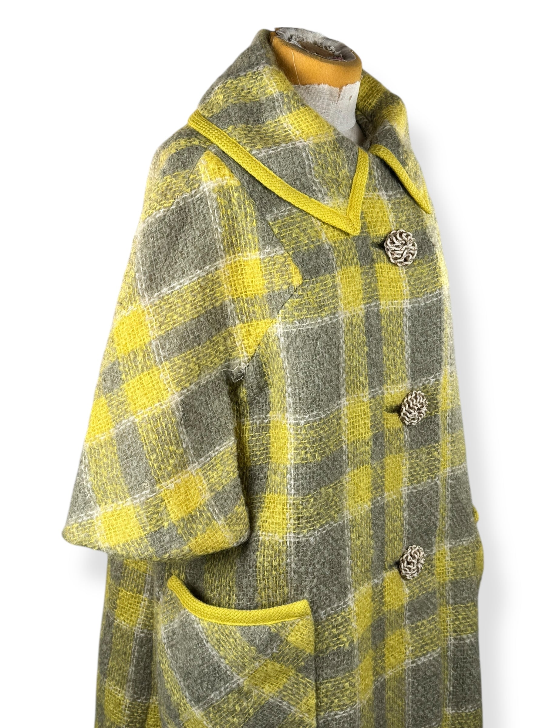 Side of 1960s Yellow/Gray Mohair Capelet Coat L