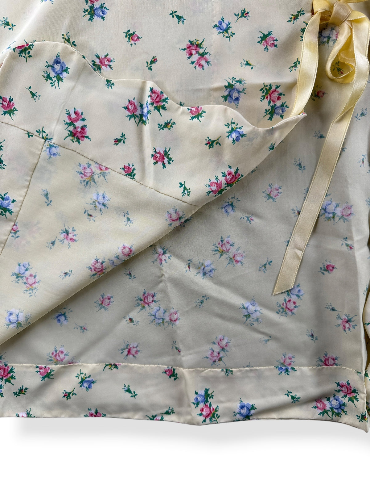 Inside of Vintage Floral Bed Jacket SZ L