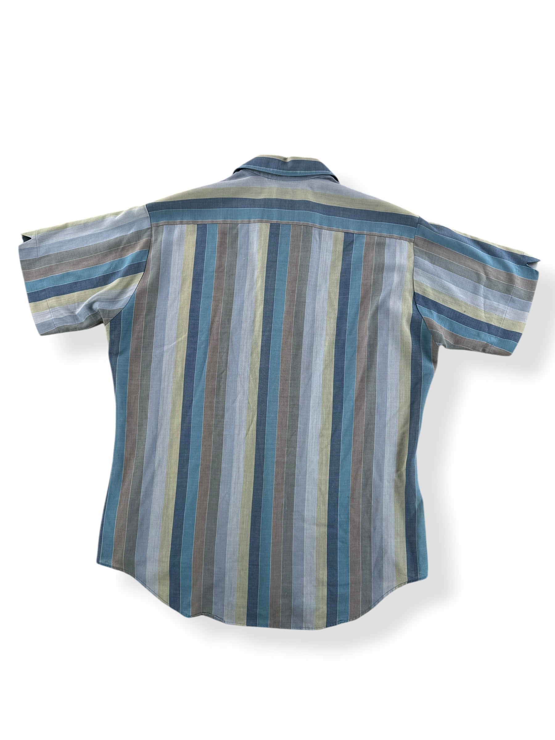 Back of Vintage Van Heusen Loop Collar Short Sleeve Shirt SZ M