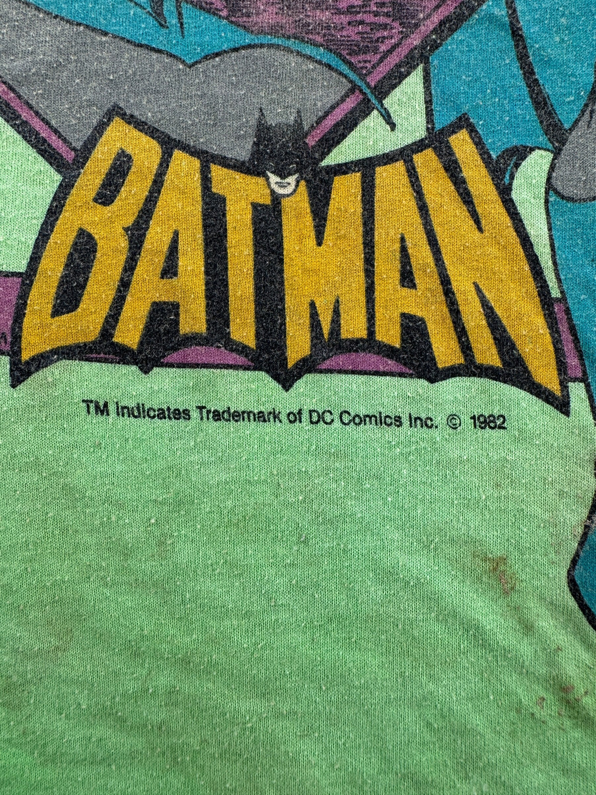 1982 trademark on Vintage Batman Gotham City Scape Tee SZ L