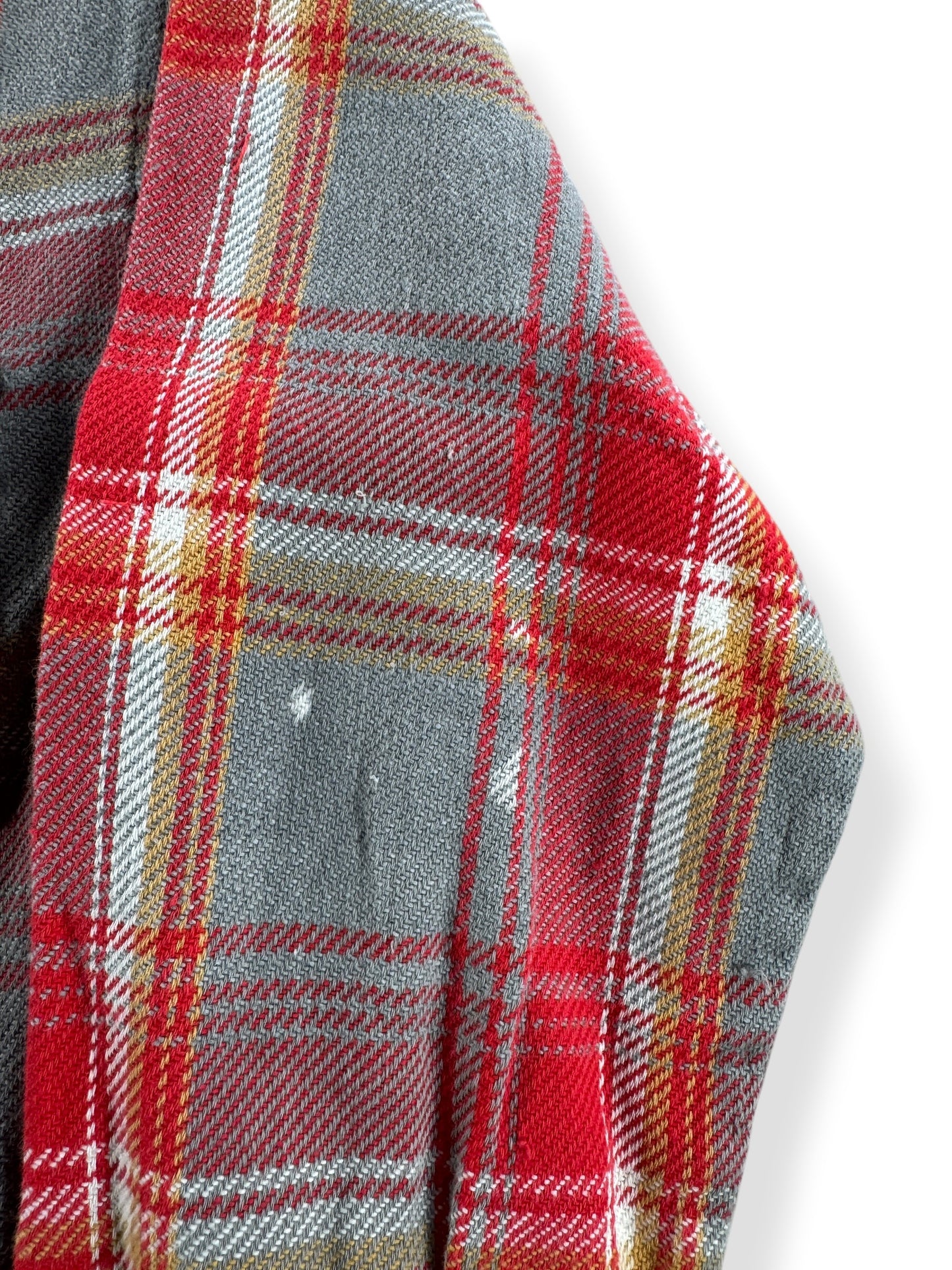 Staining on Vintage Frostproof Cotton Flannel SZ 15 1/2 (Fits S)
