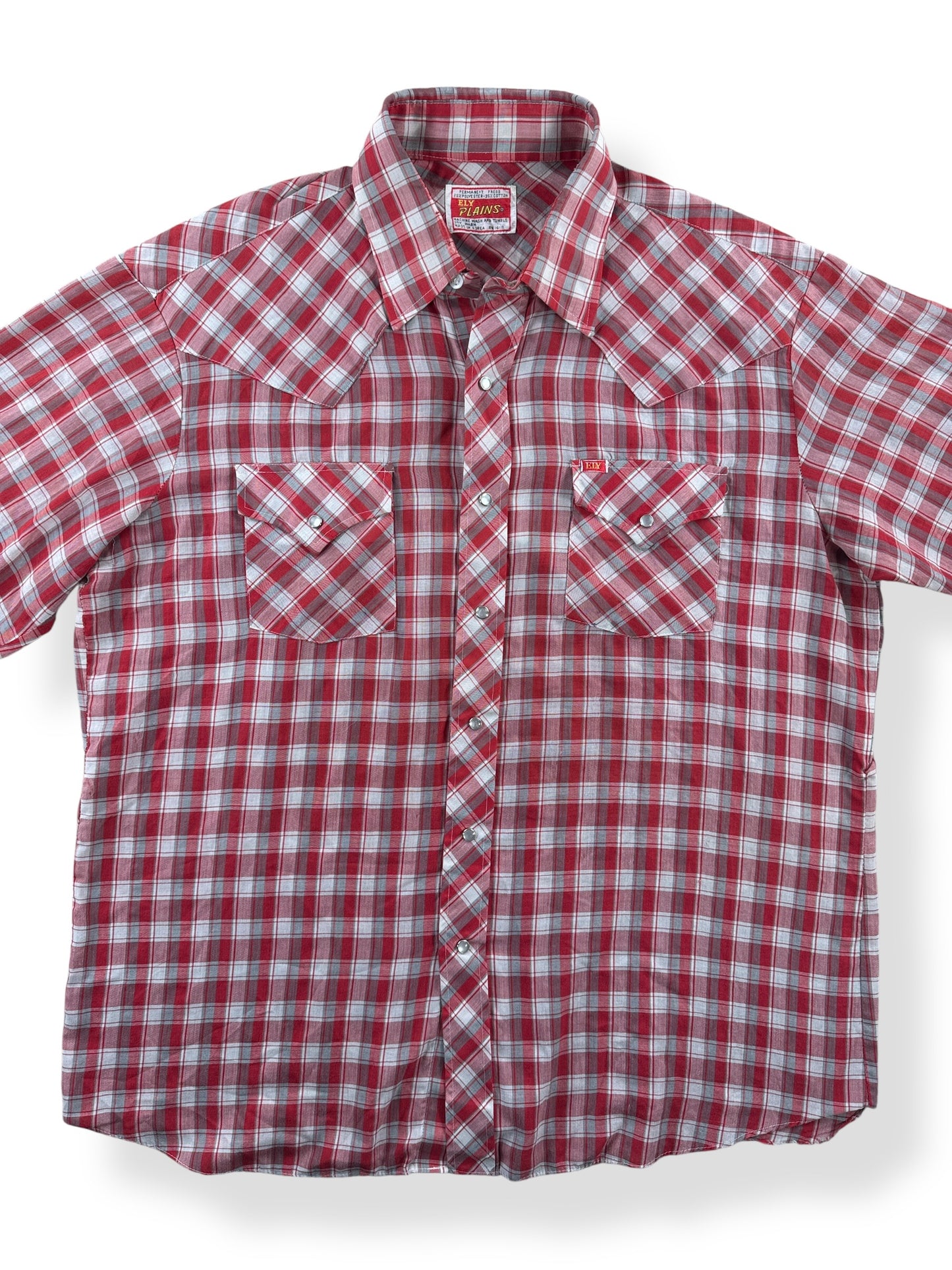 Front Close Up of Vintage Ely Plains Short Sleeve Pearl Snap SZ XL