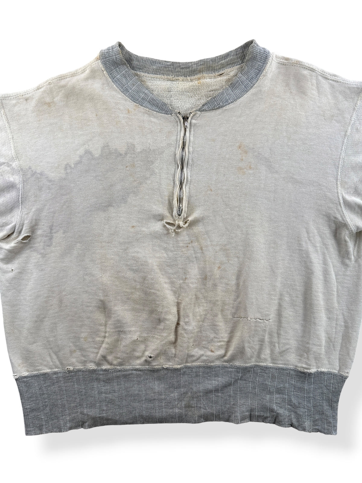 Close-up of Vintage Thrashed 1940s Quarterzip Sweatshirt SZ L