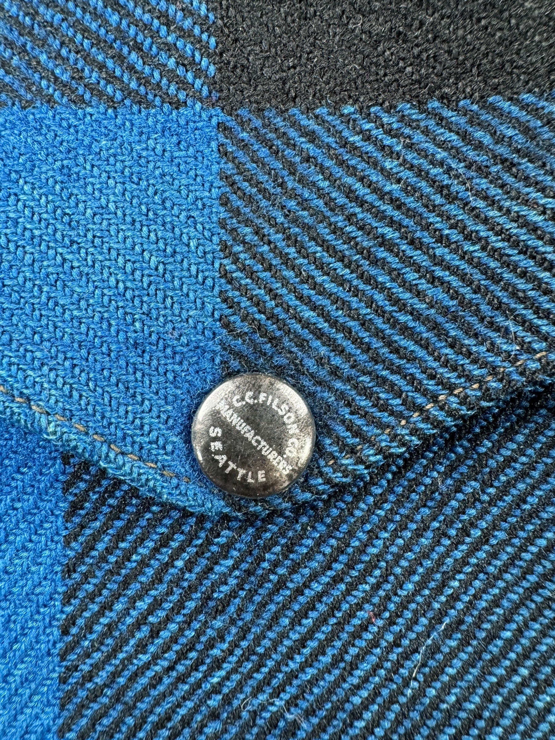 Snap on Vintage Union Made Filson Cobalt and Black Mackinaw Cruiser SZ XL