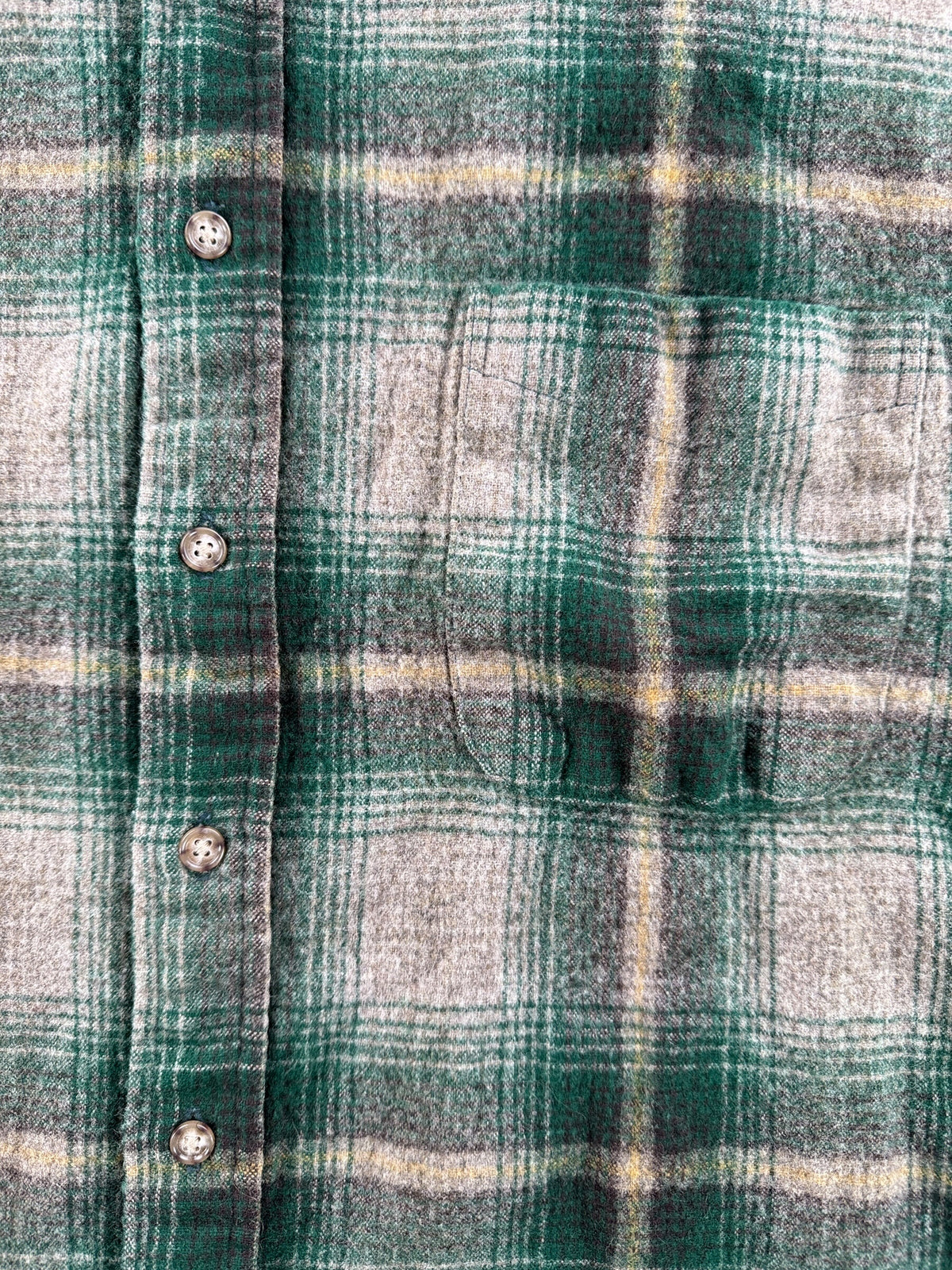 Buttons and pocket on Vintage Mexico Pendleton Lodge Shirt SZ XL