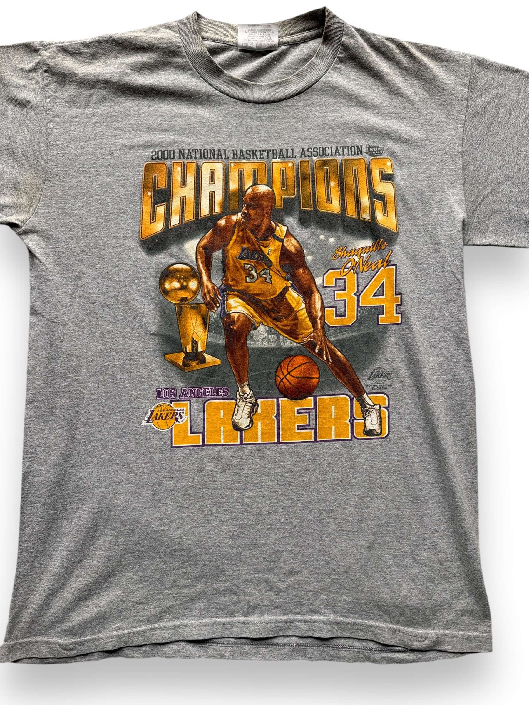 front close up of Vintage Lakers Shaq 2000 NBA Champs Tee SZ L