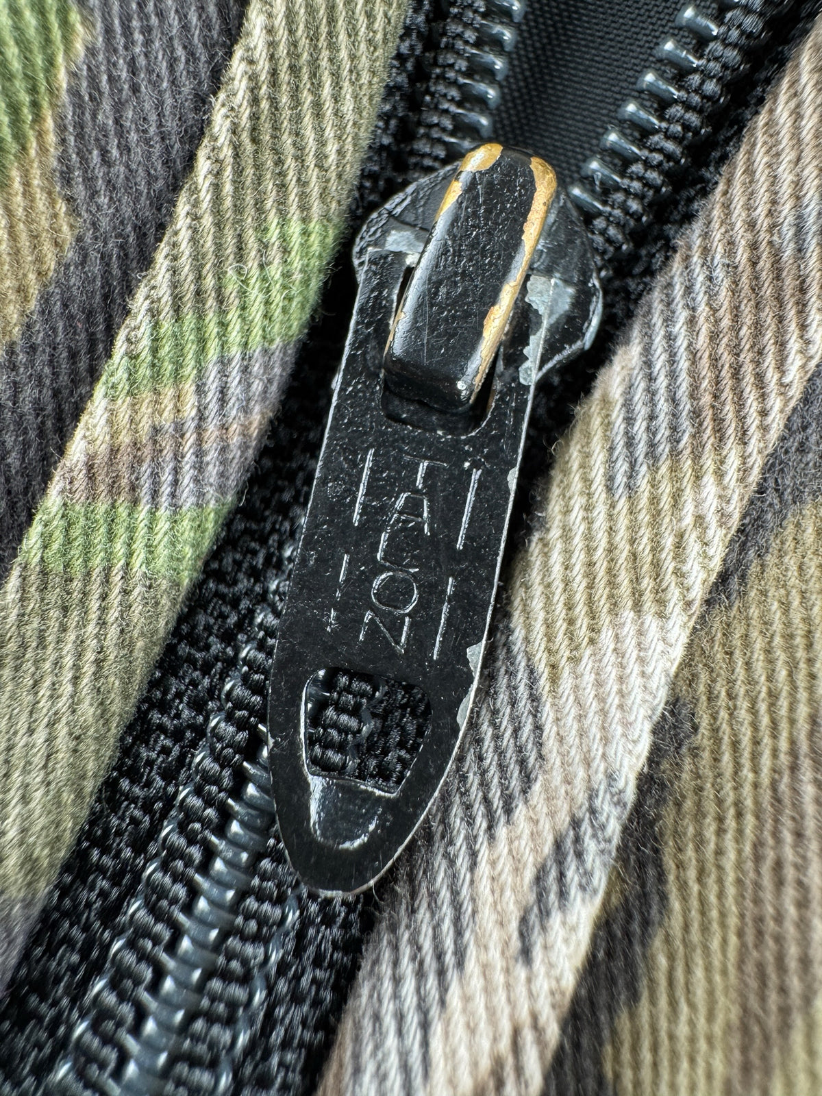 Zipper on Vintage Duxbak Camo Bomber Jacket SZ XL