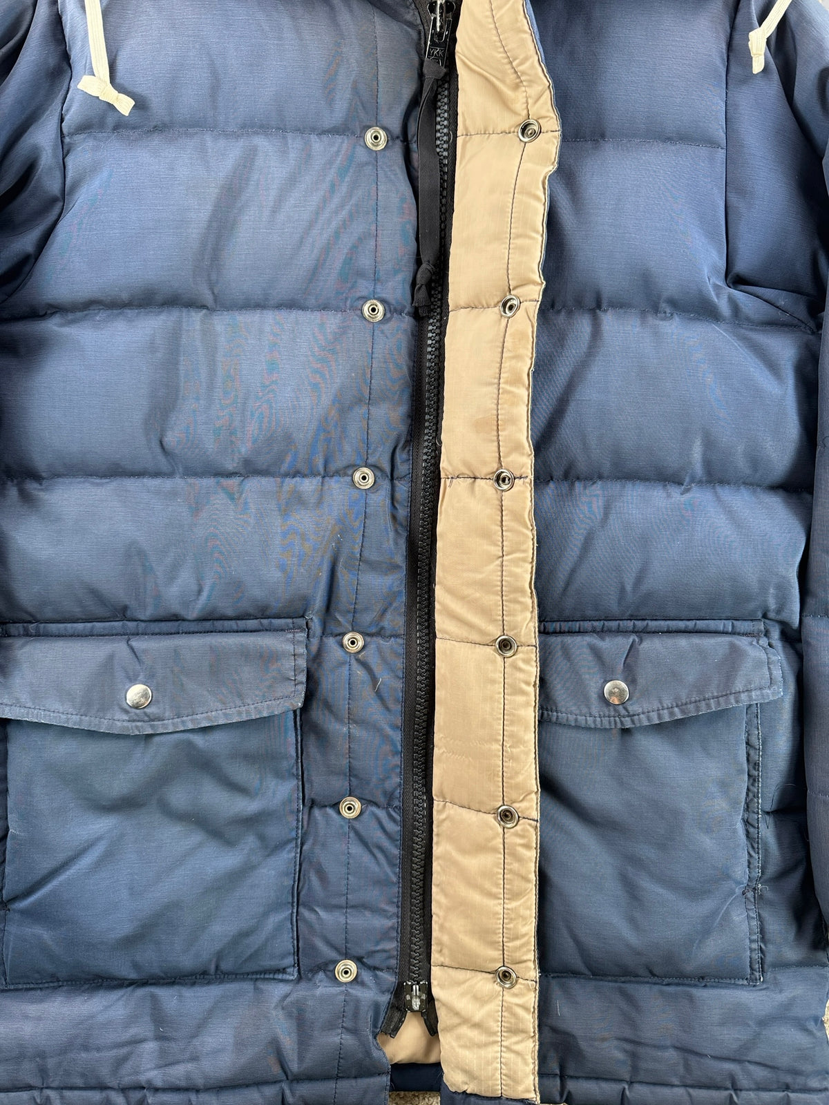 Button closure on Vintage 80’s REI Down Jacket SZ L