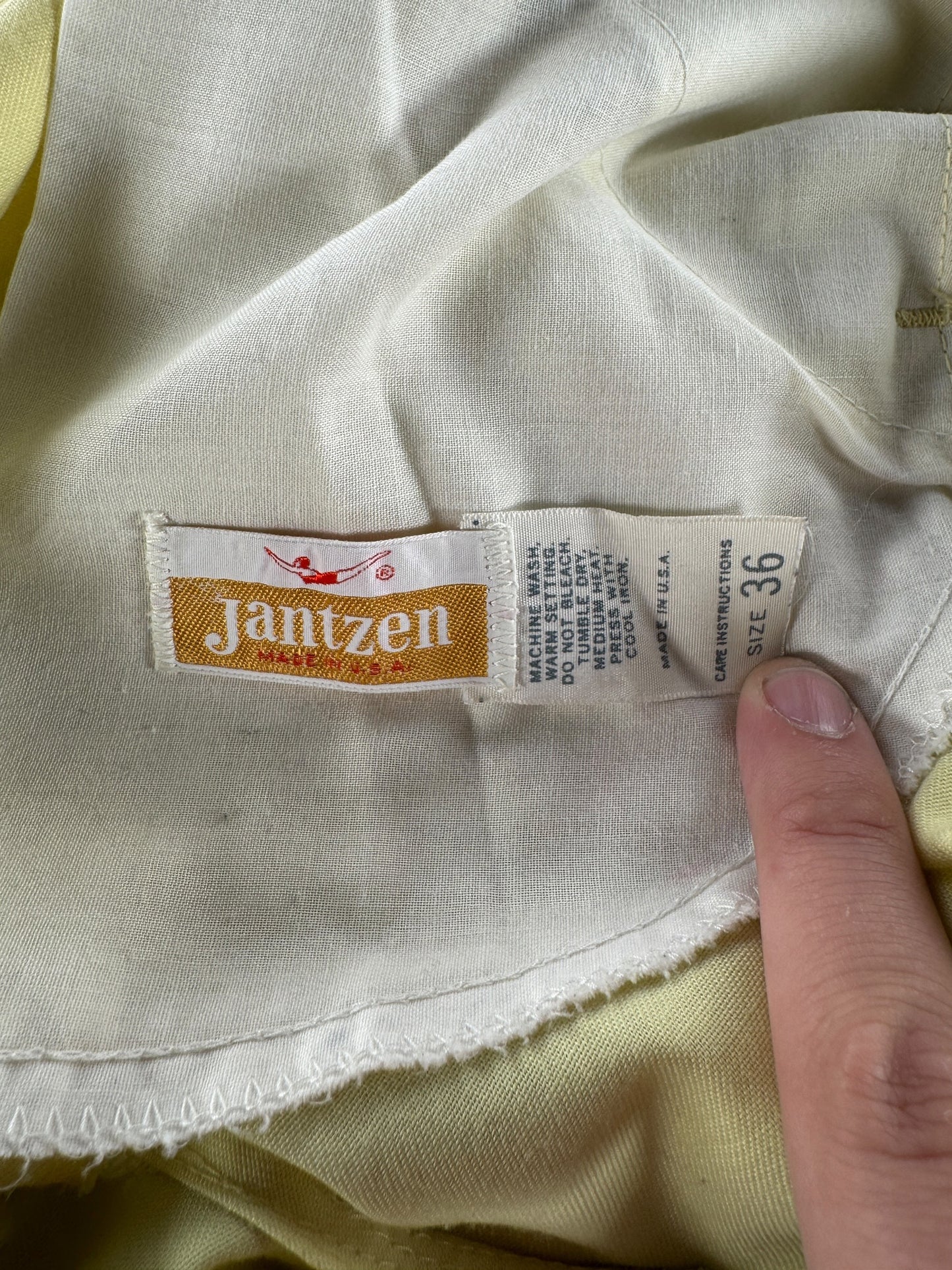 Tag on Vintage Jantzen Shorts W36