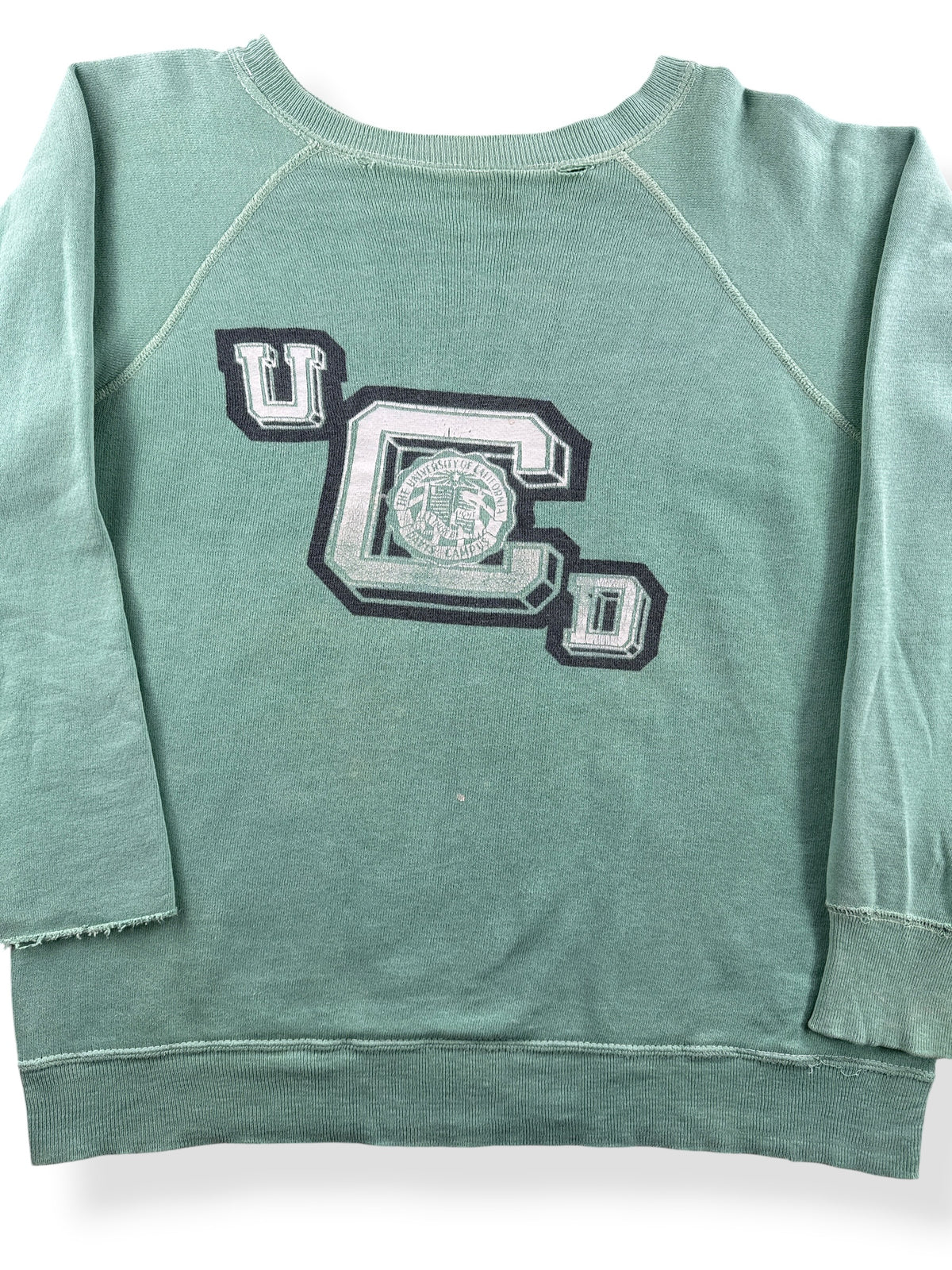 Close-up of Vintage UC Davis Crewneck SZ M - AS IS