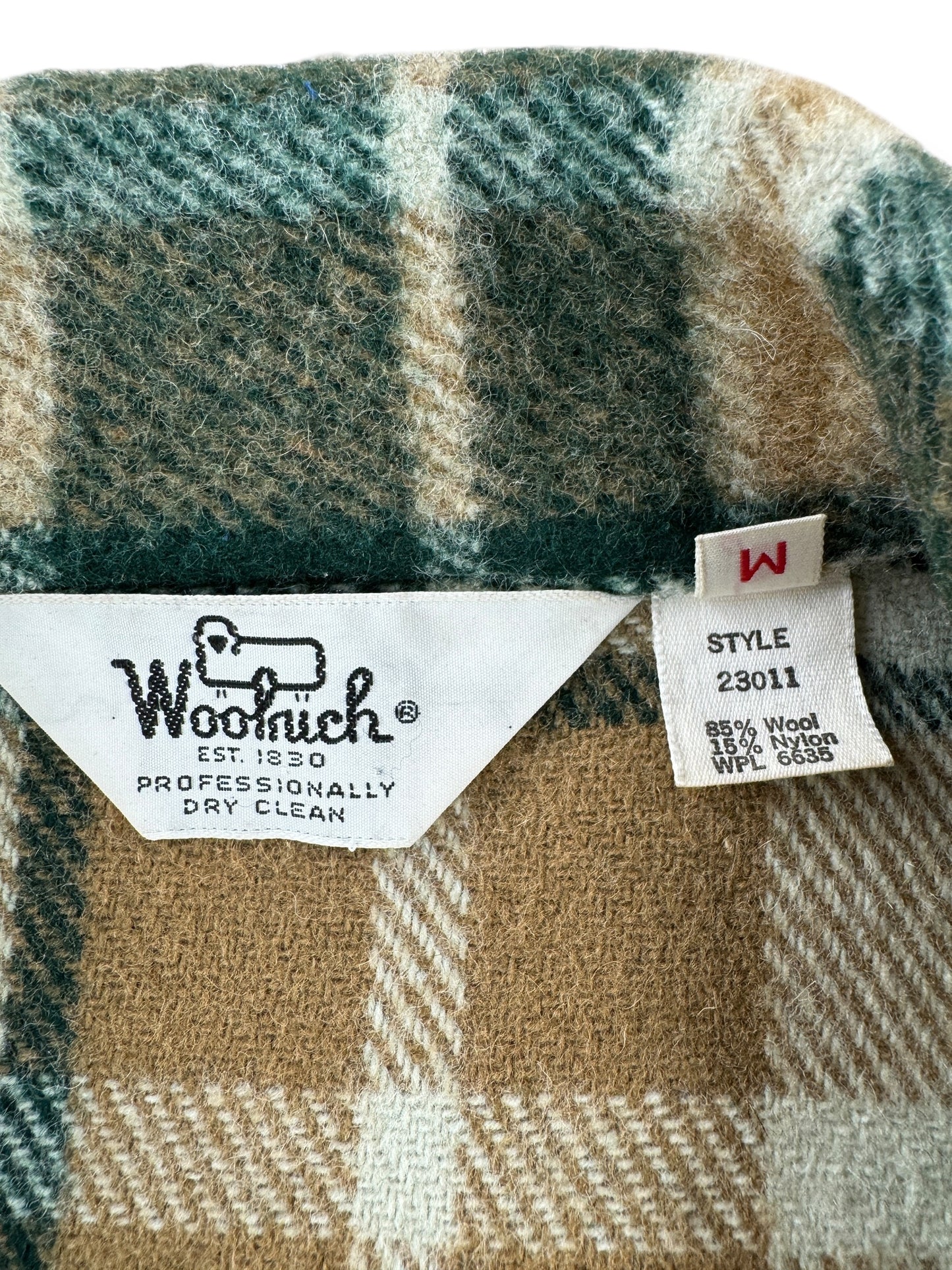 Tag on Vintage Woolrich Green & Beige Plaid Jacket SZ M