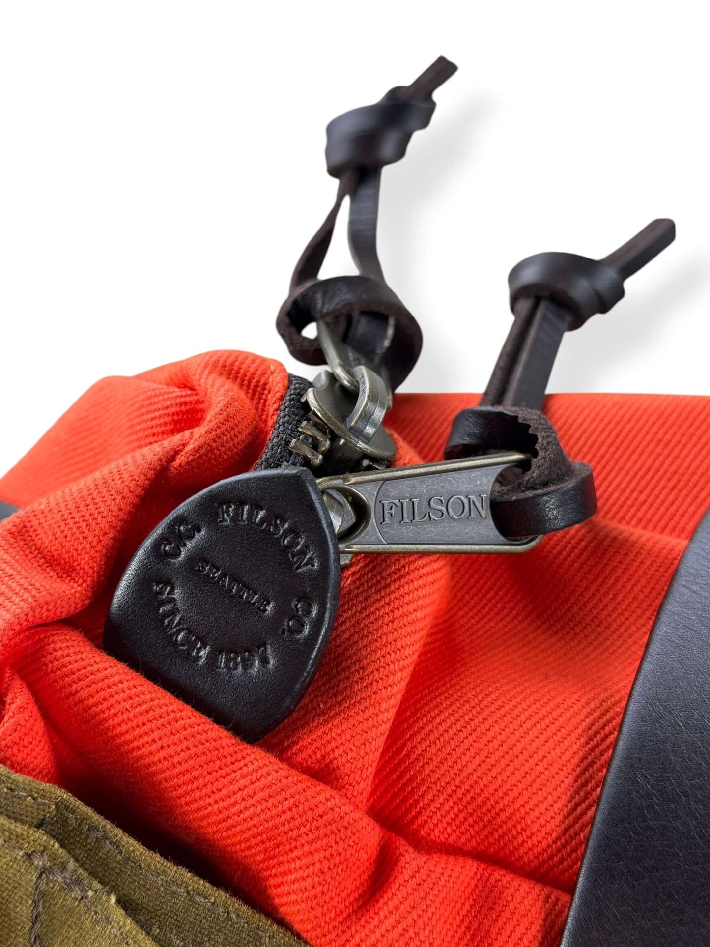 Zippers on Filson Heritage Sportsman Bag Orange Dark Tan NWOT