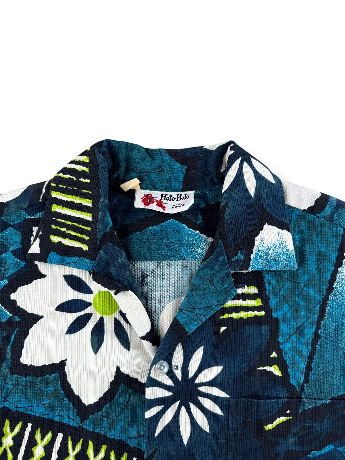 Collar on Vintage Holo-Holo Bark Cloth Aloha Shirt SZ M
