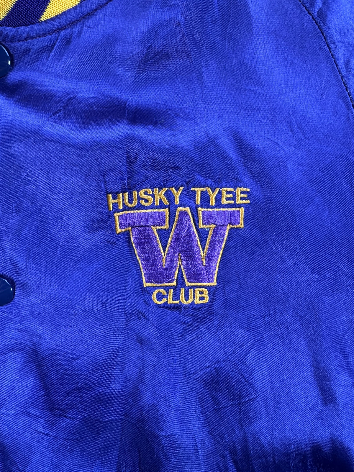 Logo on front of Vintage Skyline UW Club Jacket SZ M