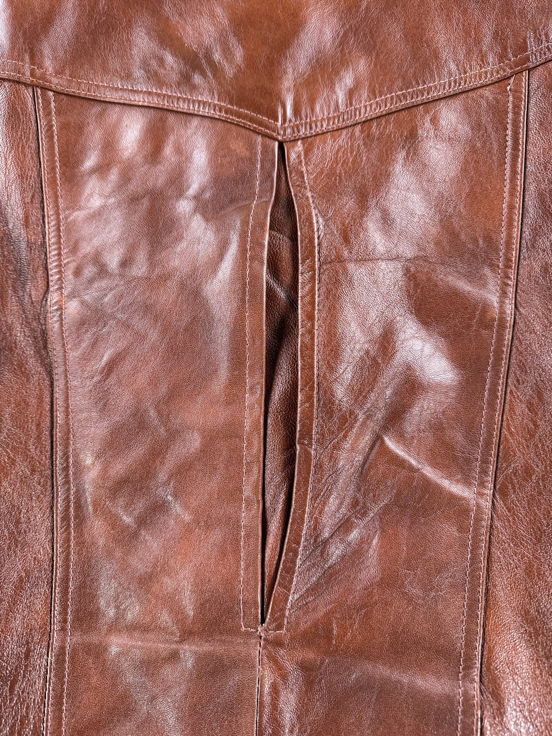 Back pleats on Vintage 70s Brown Leather Jacket SZ 40