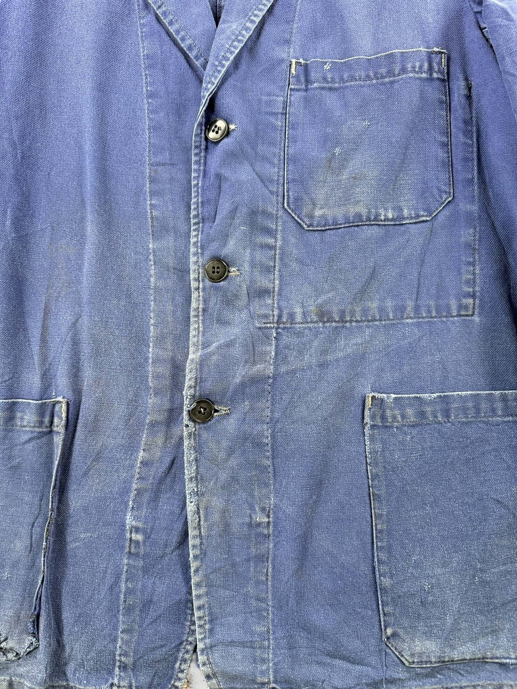 Fading on Vintage Faded and Loved French Chore Coat SZ L