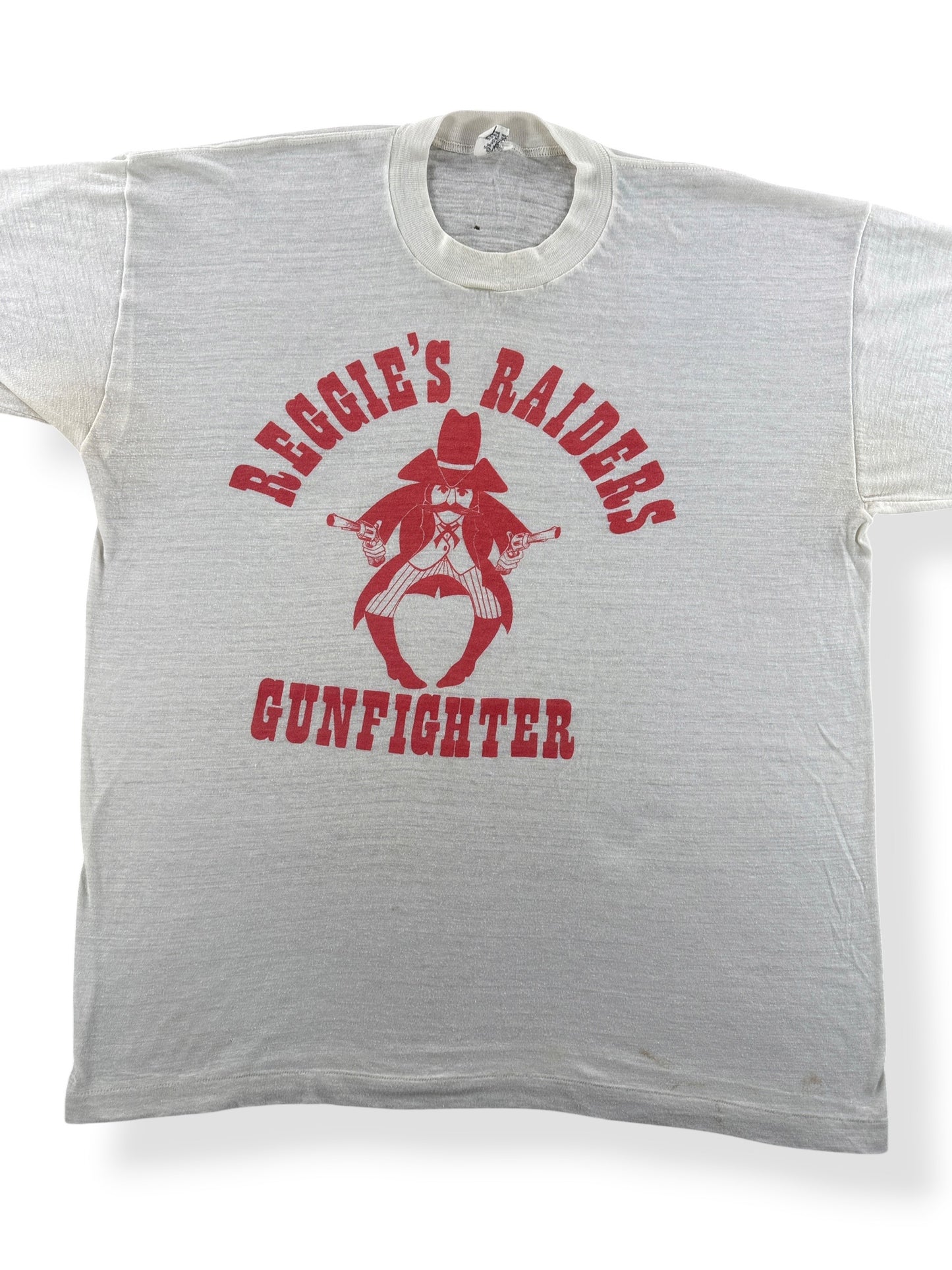 Front Close Up of Vintage Reggie's Raiders Gunfighter Tee SZ XL (Fits L)
