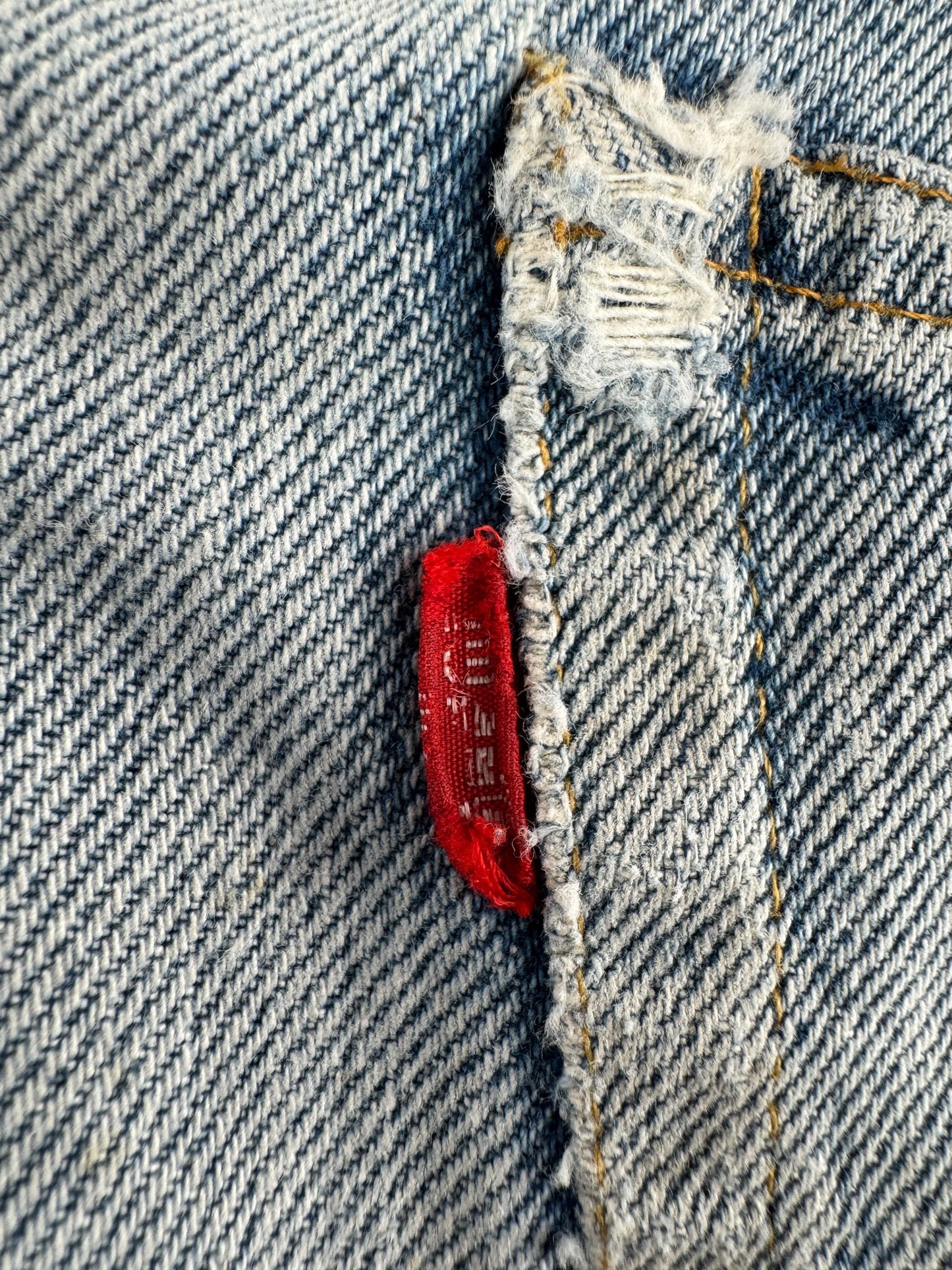 Red Tab on Vintage 70s Talon Zip Levis 517 Jeans W32
