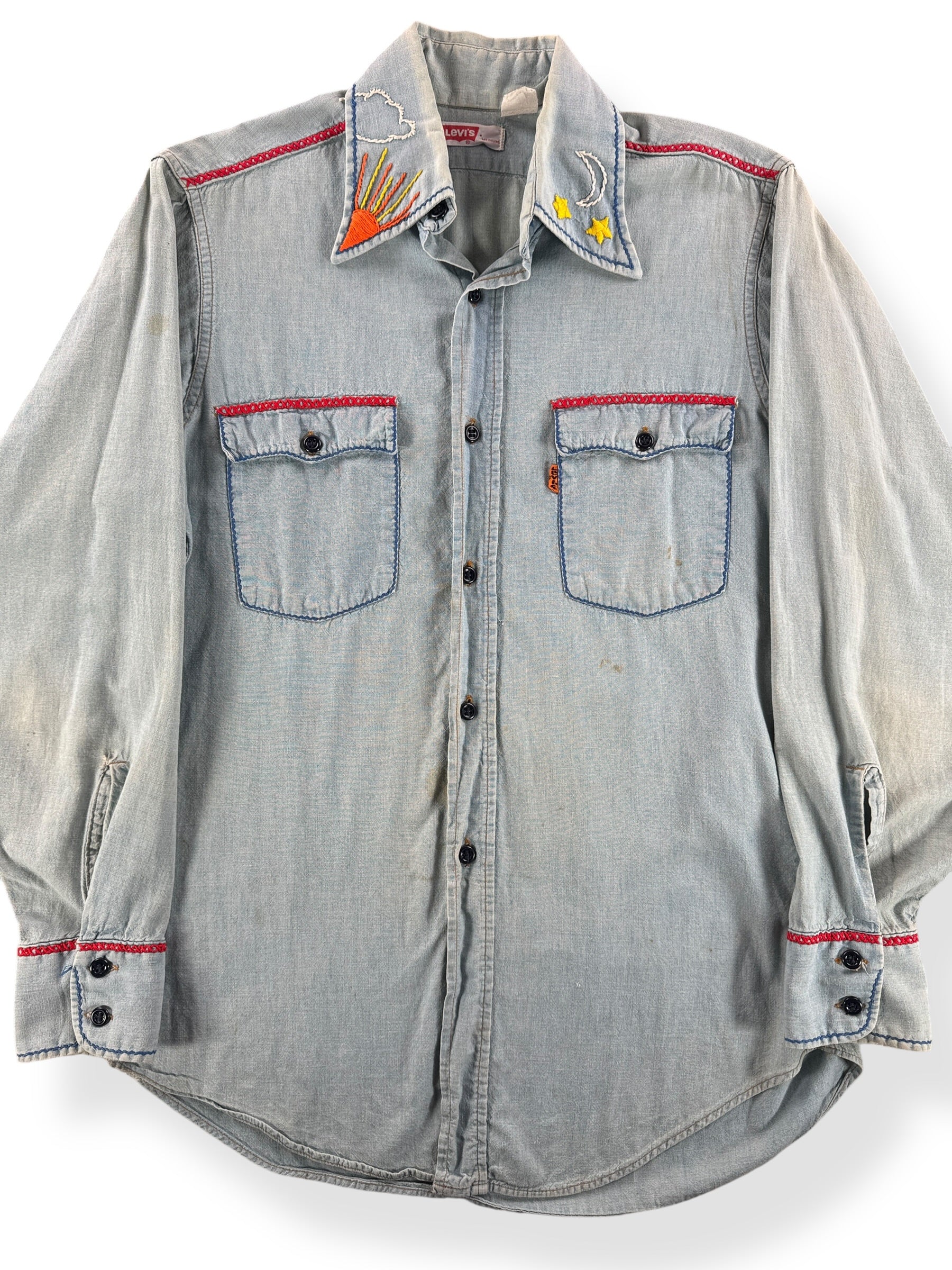 Front Close Up of Vintage Levi's Embroidered Chambray SZ M